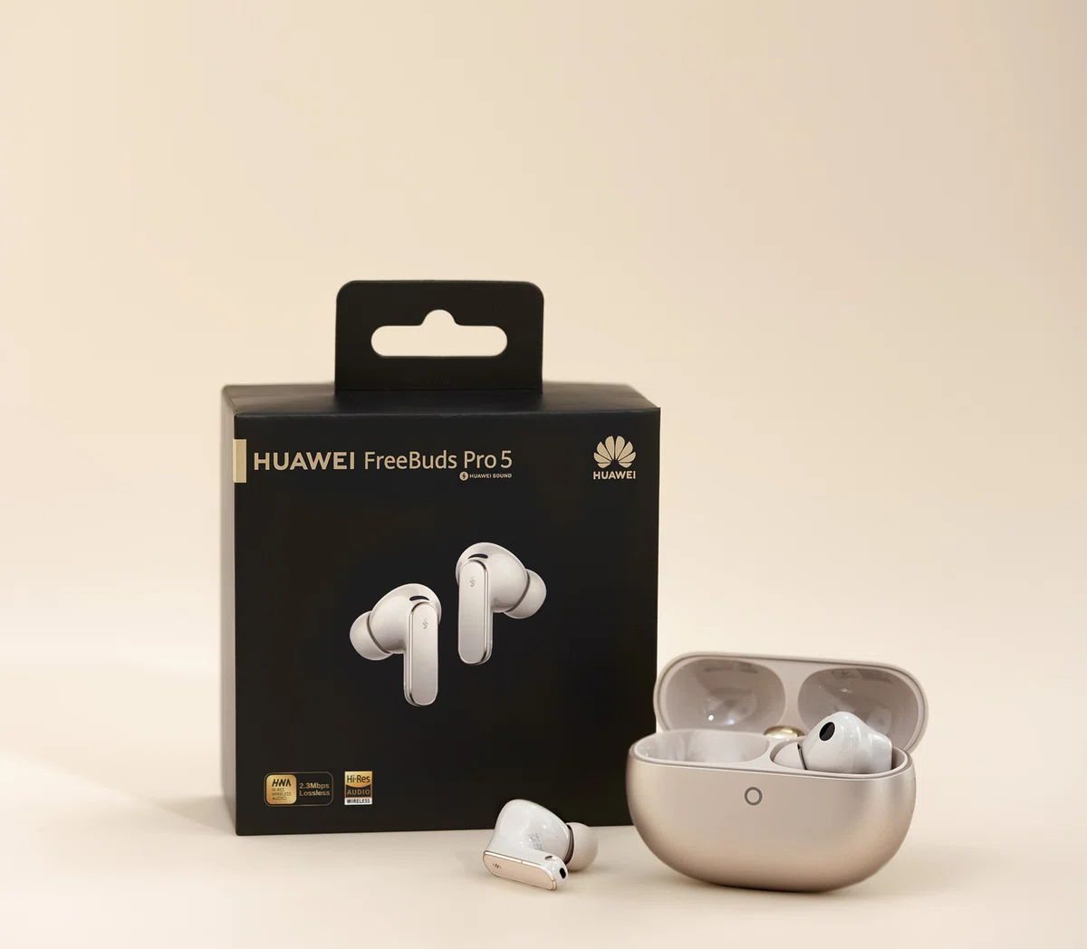 年間数十台を試すライターが撃ち抜かれた。HUAWEI FreeBuds Pro 5の 
