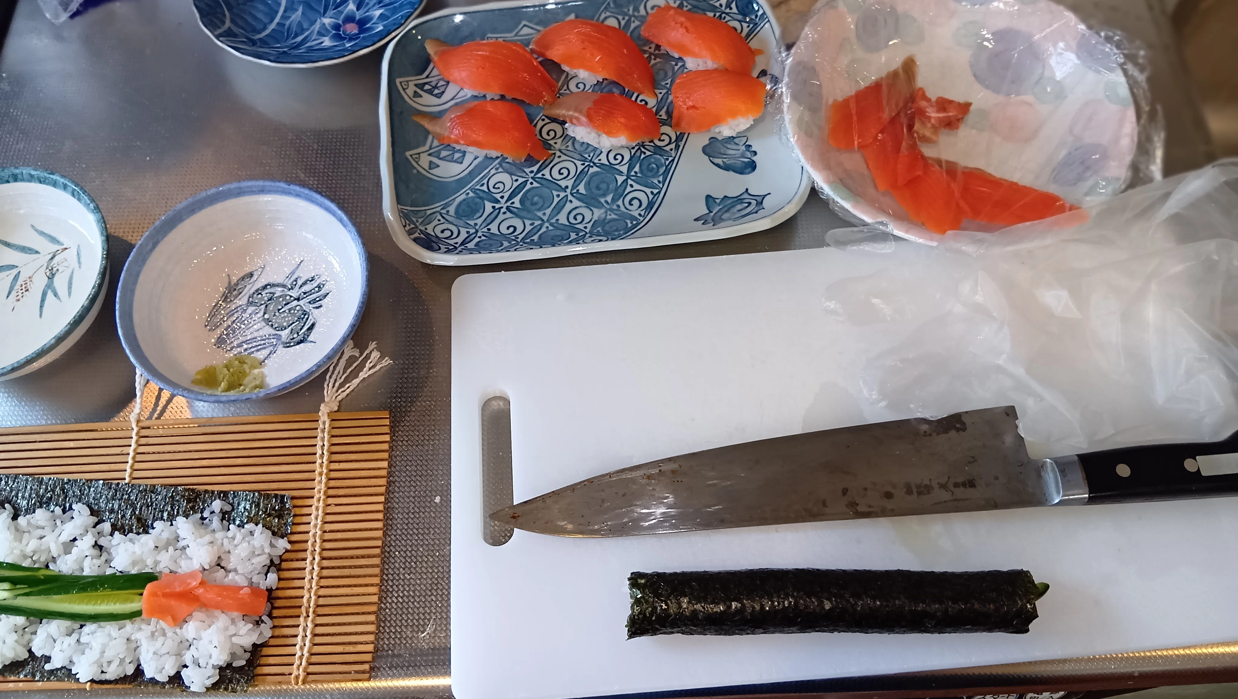 寿司日記98日目おうち寿司→523円サーモン握り朝ご飯｜鉄ヲタ寿司職人