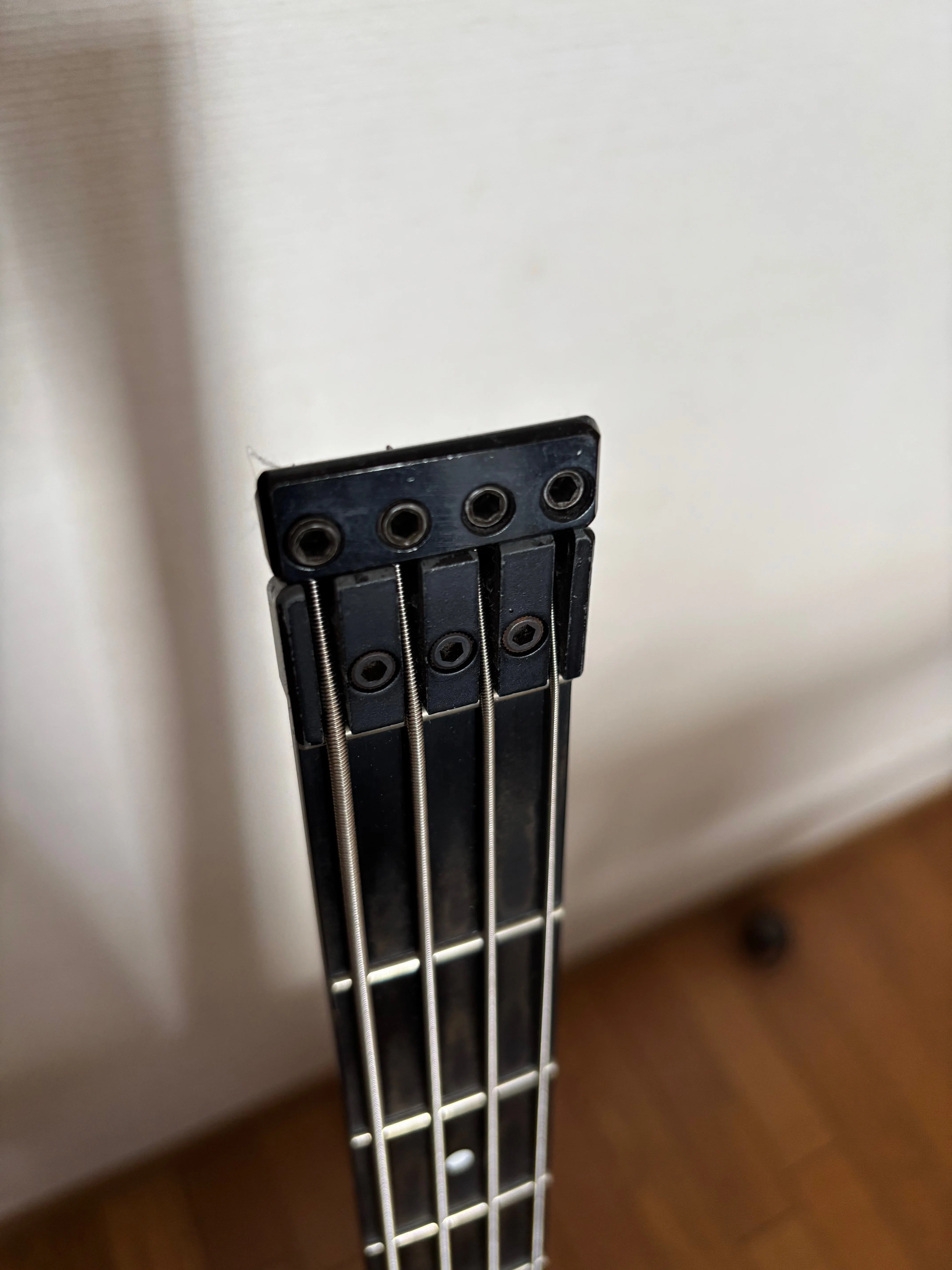 Steinberger Spirit XT-25の弦交換についてのまとめ｜ぺこり