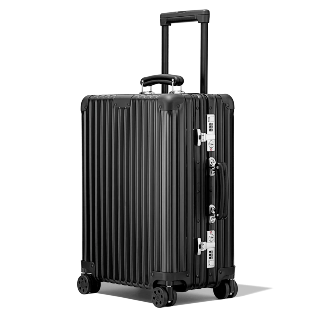 リモワ「Classic キャビン」ブラック、3～4日の旅に選ぶレザーハンドル