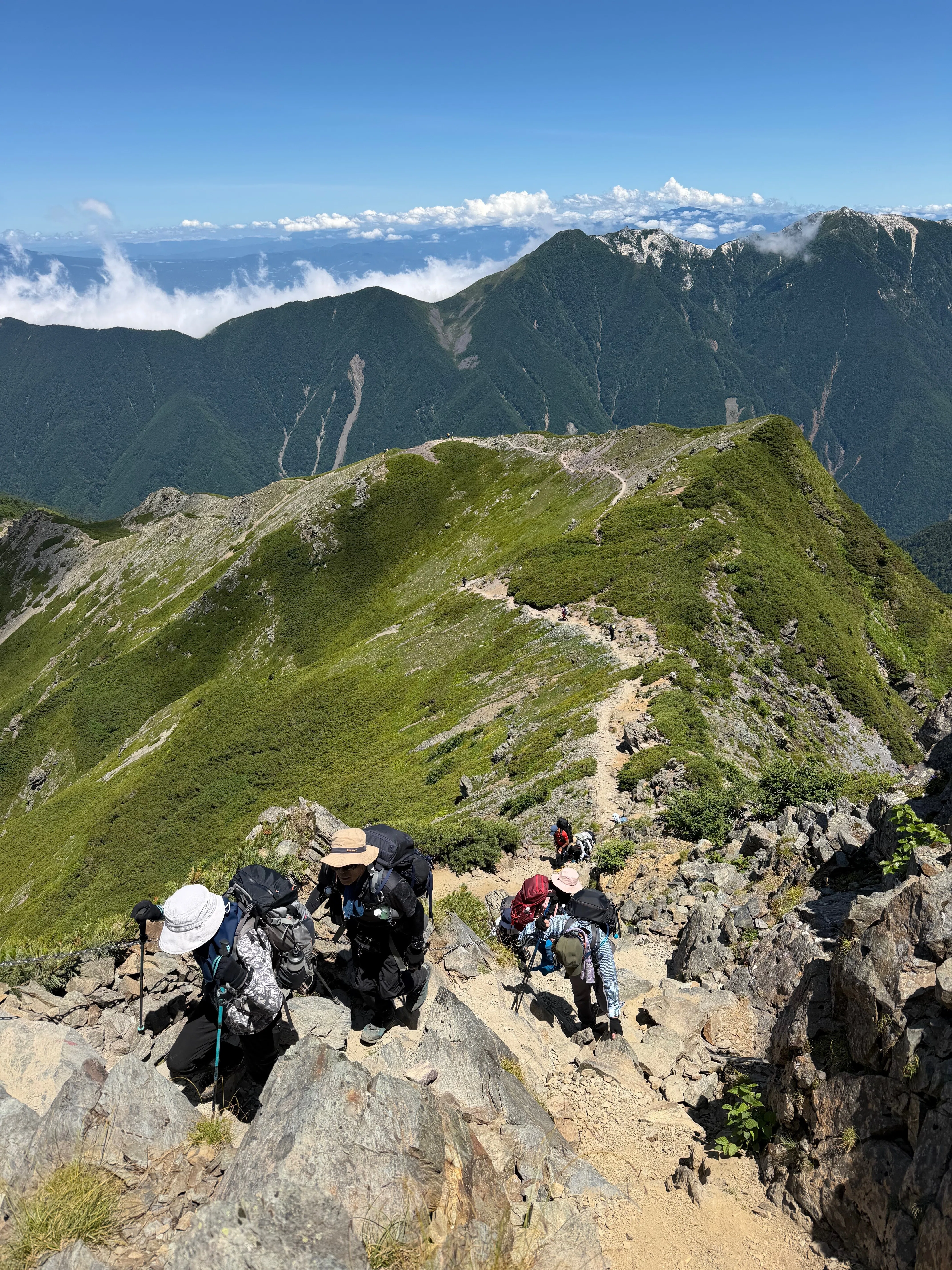 南アルプス「天空の縦走路」白峰三山に行ってきましたー！｜ラリーグラス