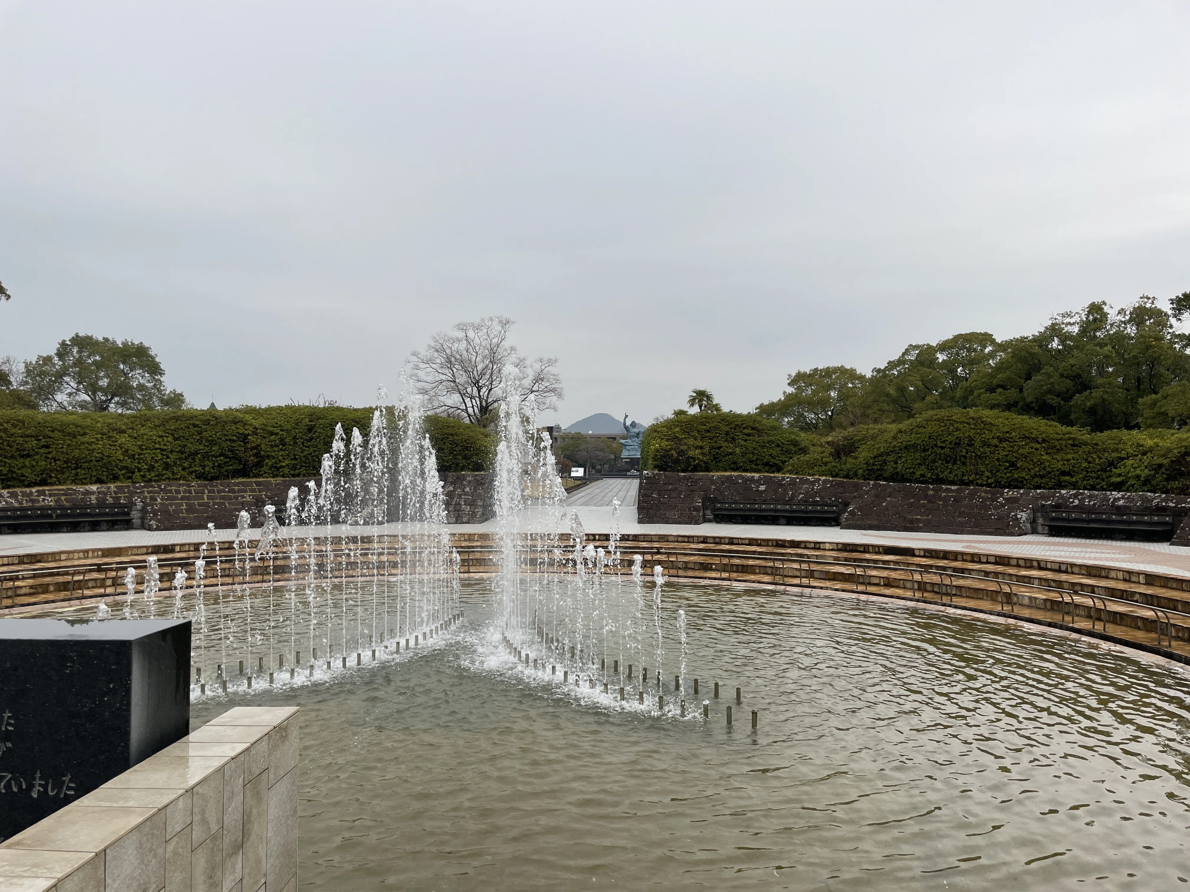 伝承するだけでは充分ではない戦災の記憶【平和祈念像：平和公園】長崎