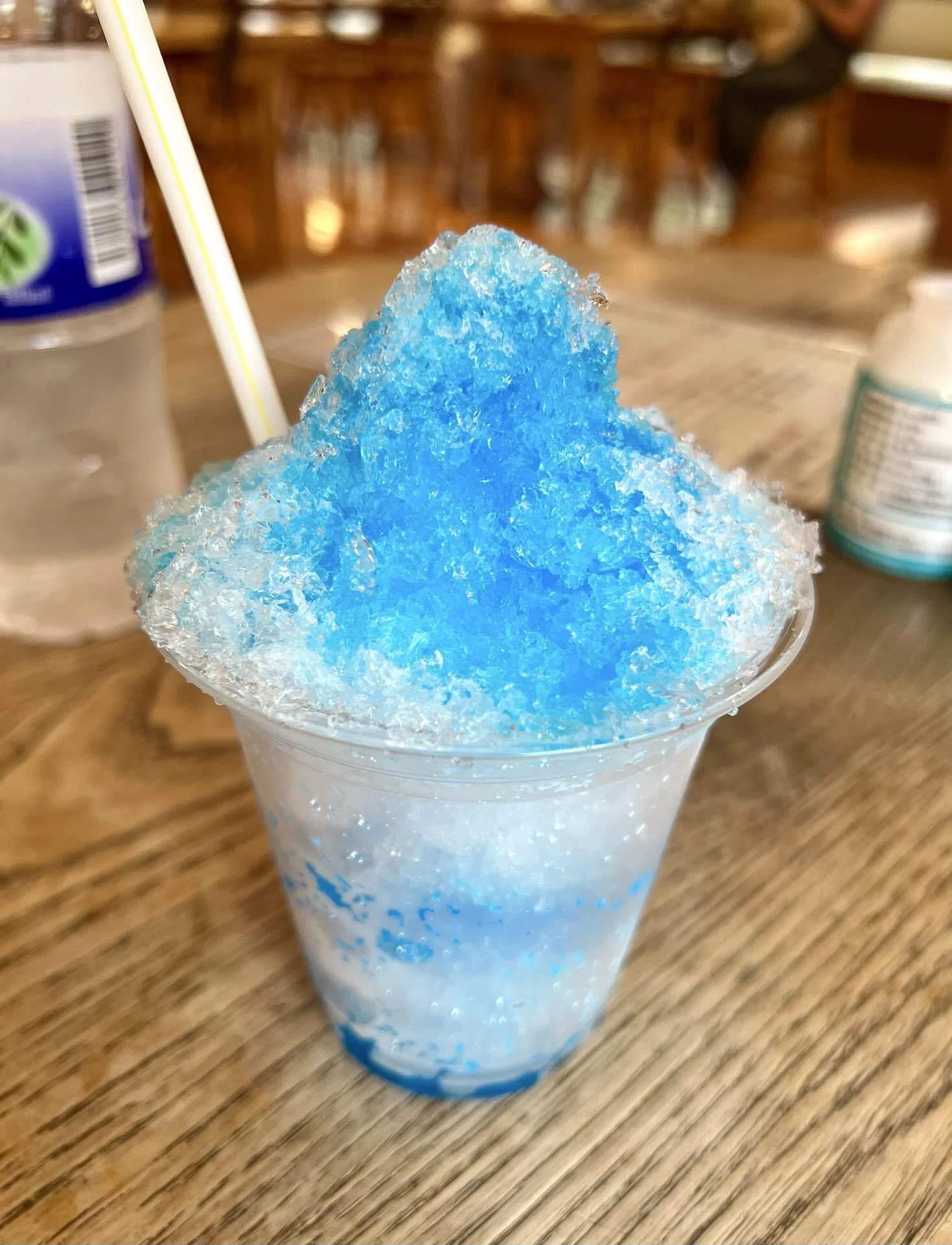 夏の1コマ】湯上がりのブルーハワイのかき氷（五.七.五）｜あおい いんこ