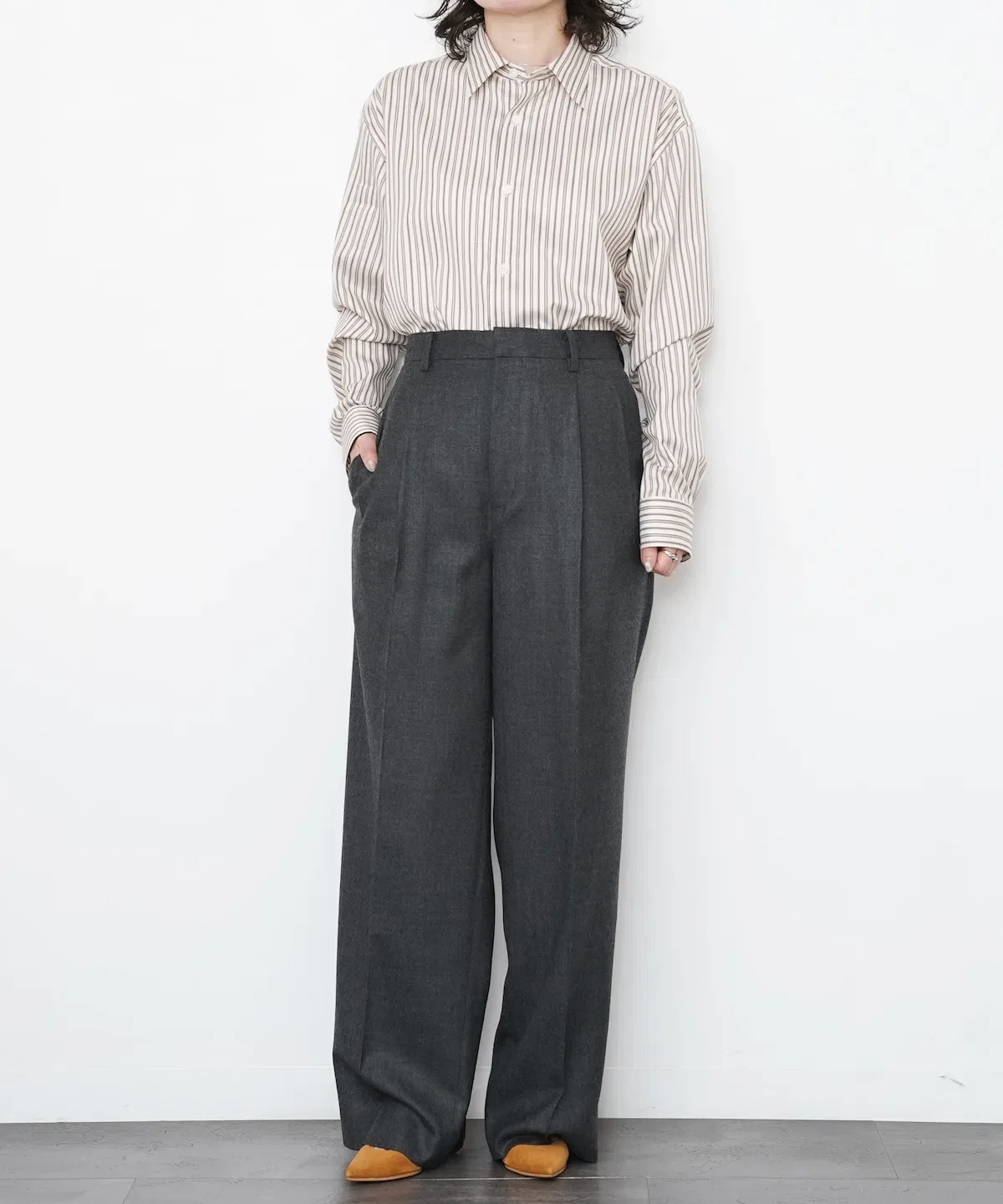 Beautifully Draping Slacks: AURALEE SUPER LIGHT WOOL TWO-TUCK