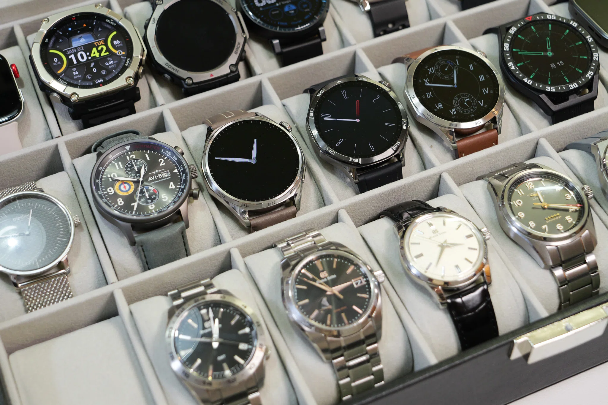 レビュー】時計コレクター必見！ProCaseの24本収納高級腕時計ケースで