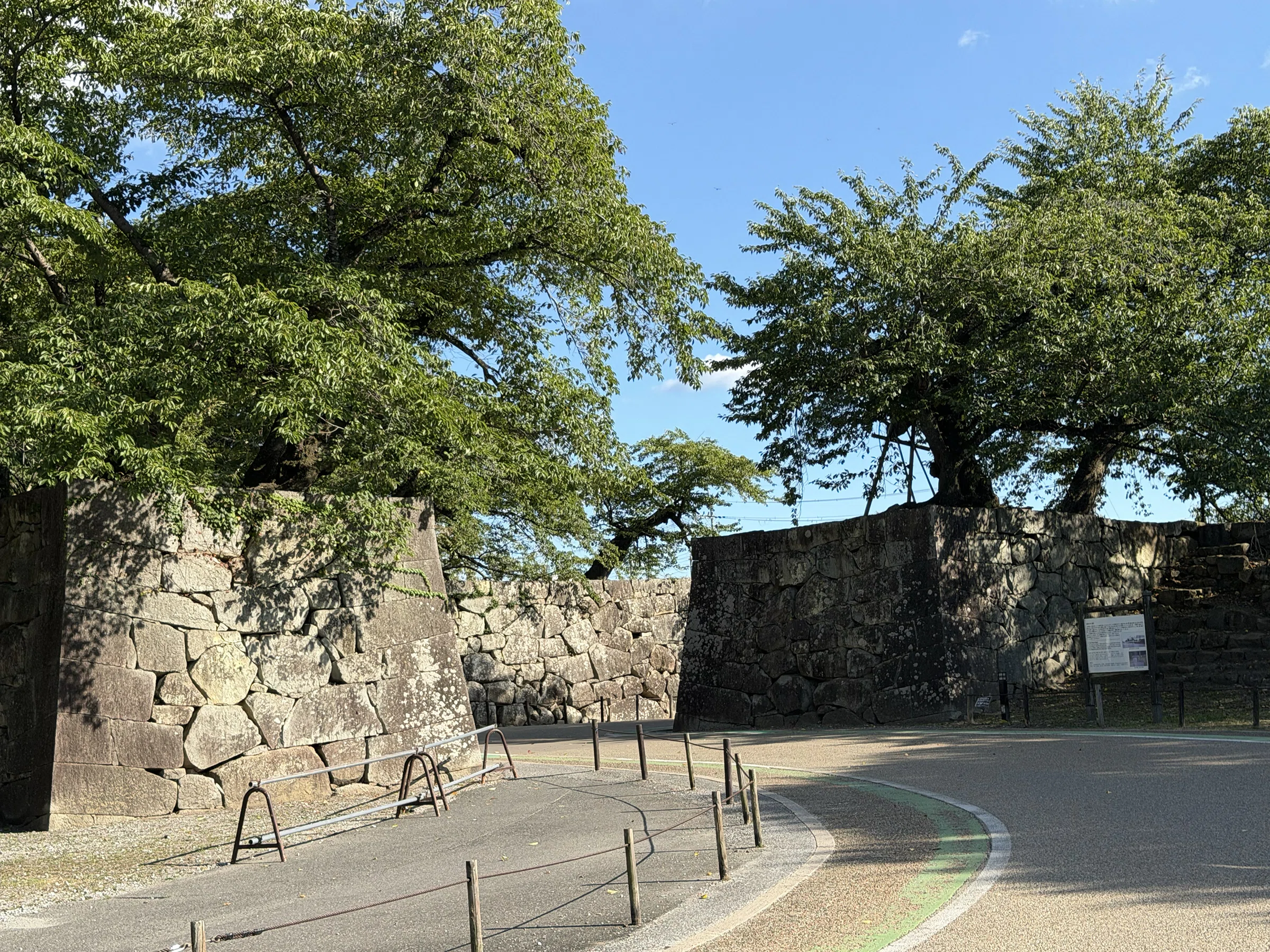 Hikone Castle's Toothache-Curing Stone Wall—'Magical Peace System ...