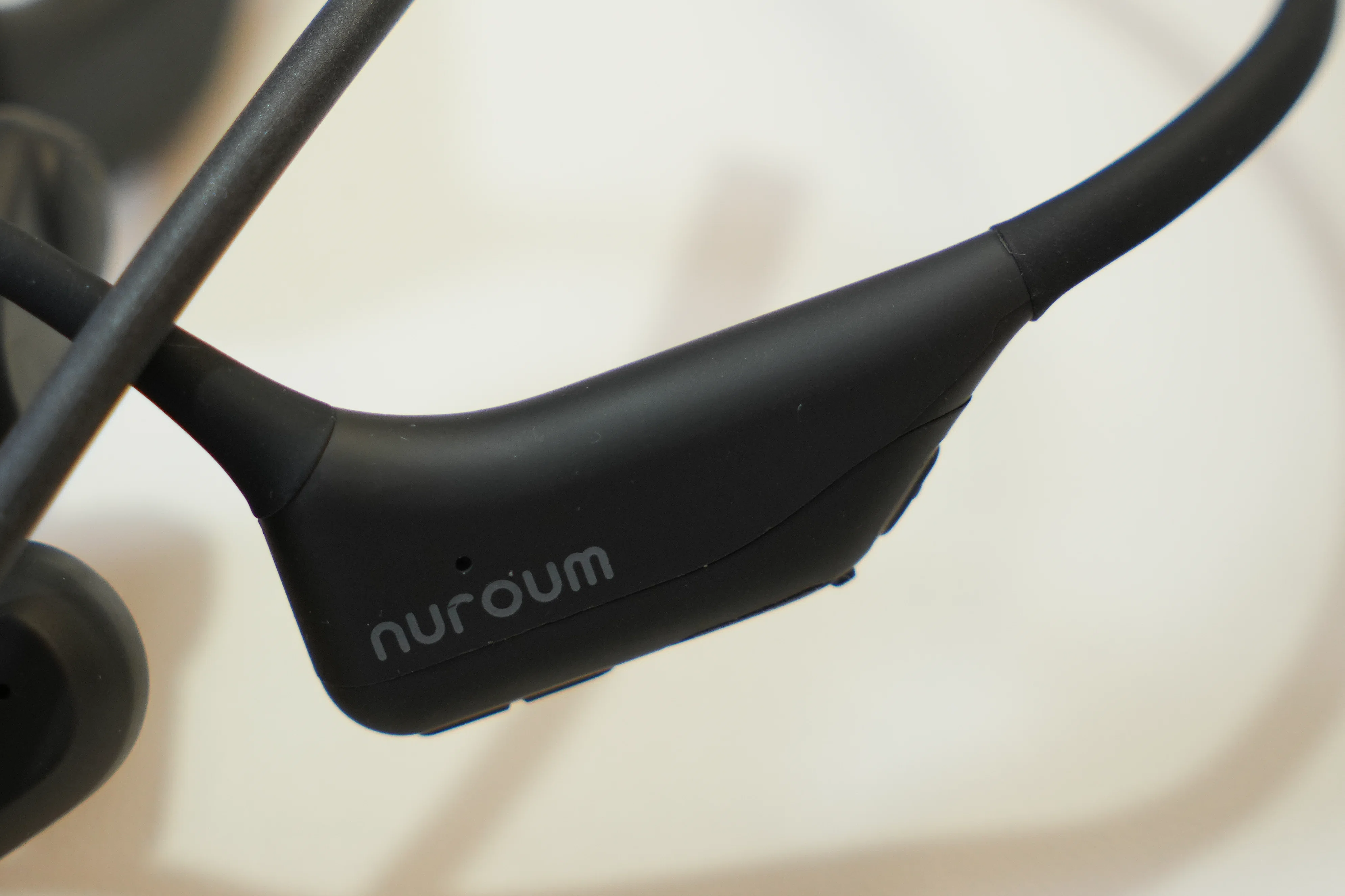 レビュー品】Nuroum OpenEar Pro2 オープンイヤー イヤホンすぐ壊れた
