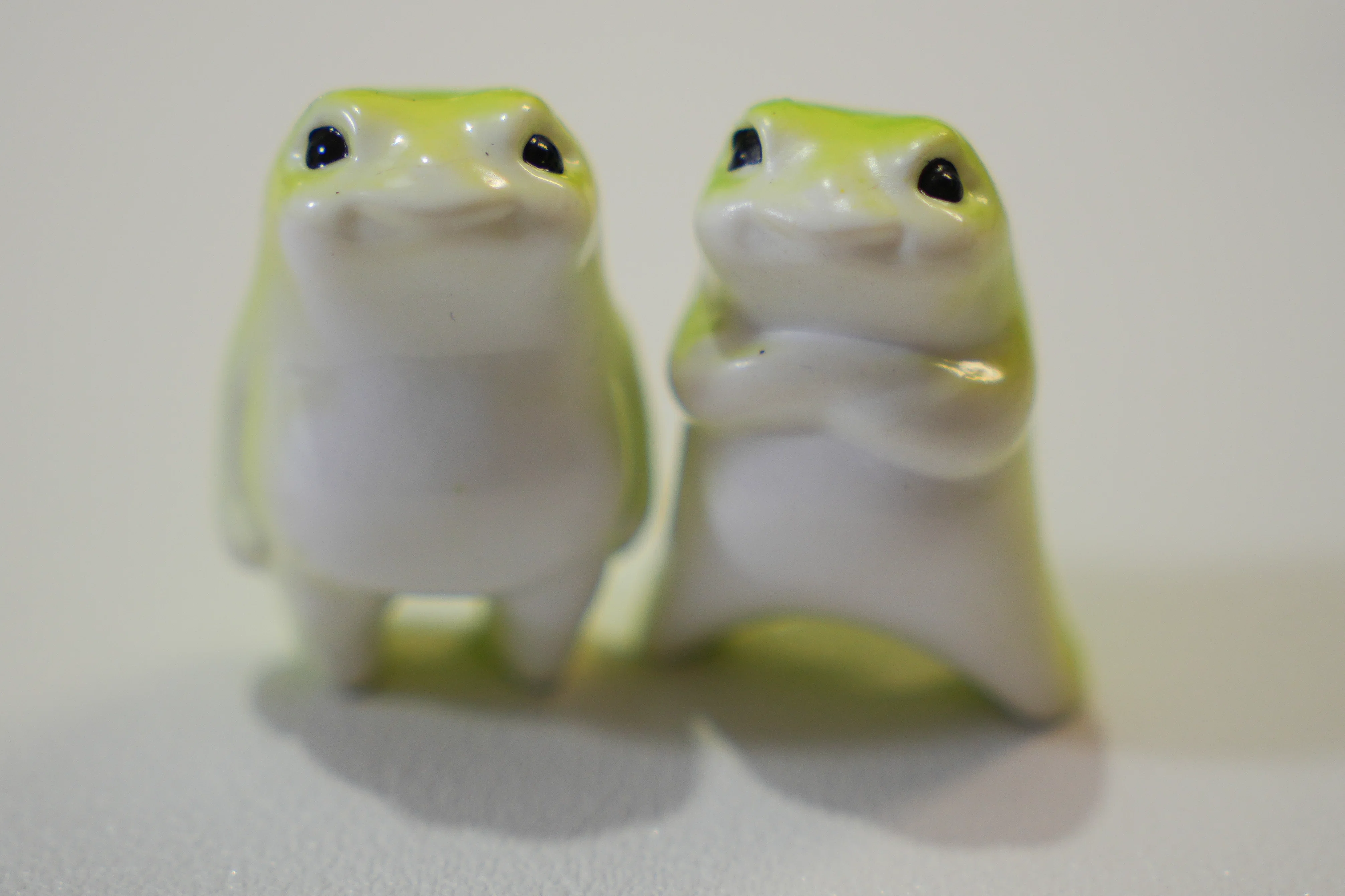 脳の形 カエル フィギュア ホワイト PhotoLog #234】カエルのフィギュアとか｜物欲名古屋人／サラリーマン