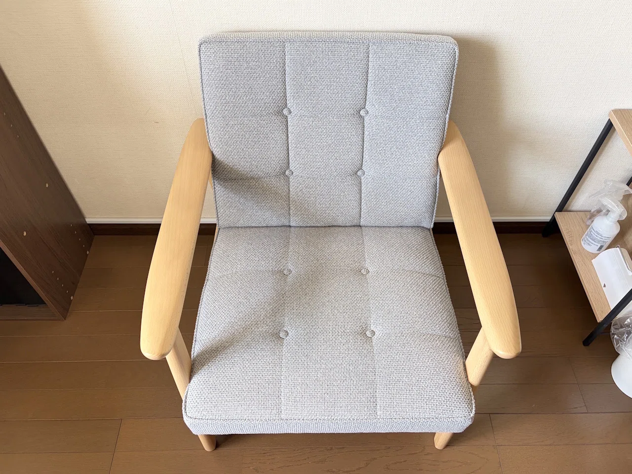 寛ぎ椅子の新調｜カリモク60 Kチェア 1シーター（ミストグレー）｜AIKE