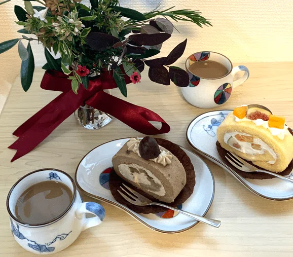 栗を使ったロールケーキと柿といちじくのロールケーキ