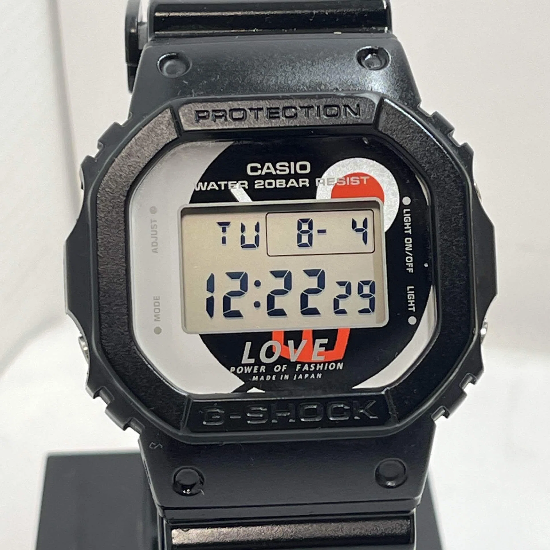 東日本大震災の復興支援を纏ったスクエア。G-SHOCK「DW-5600LP-1JR」が