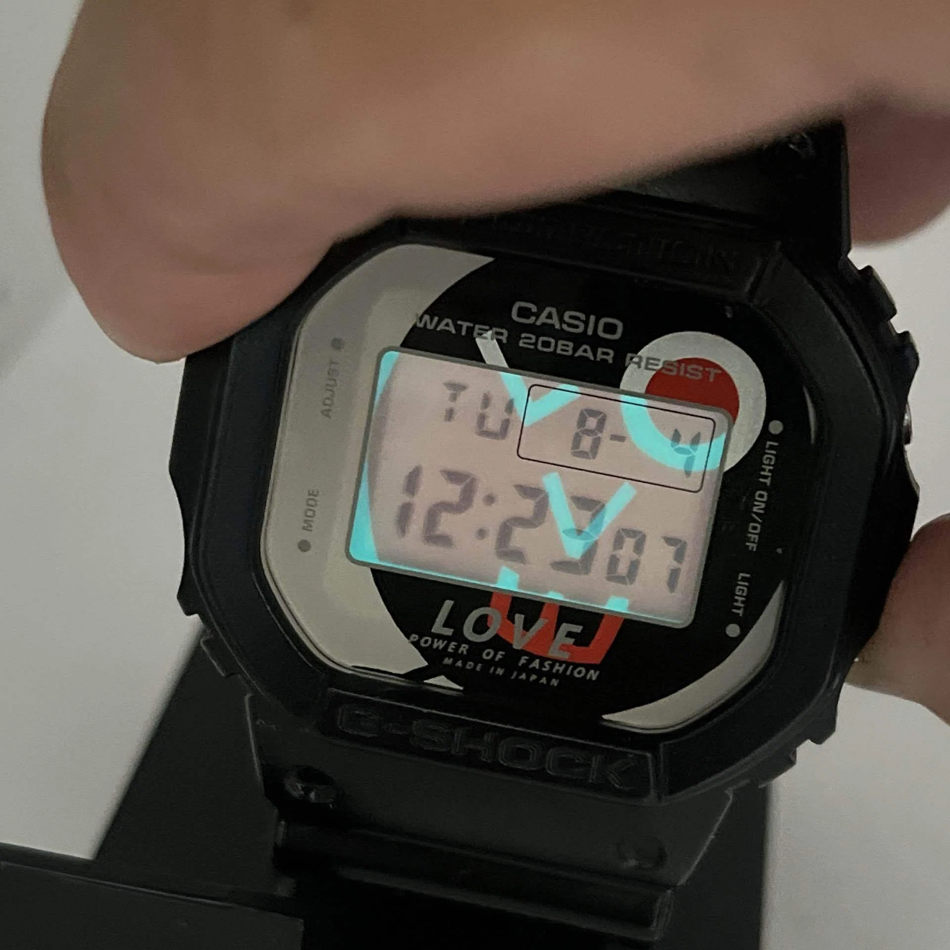 東日本大震災の復興支援を纏ったスクエア。G-SHOCK「DW-5600LP-1JR」が