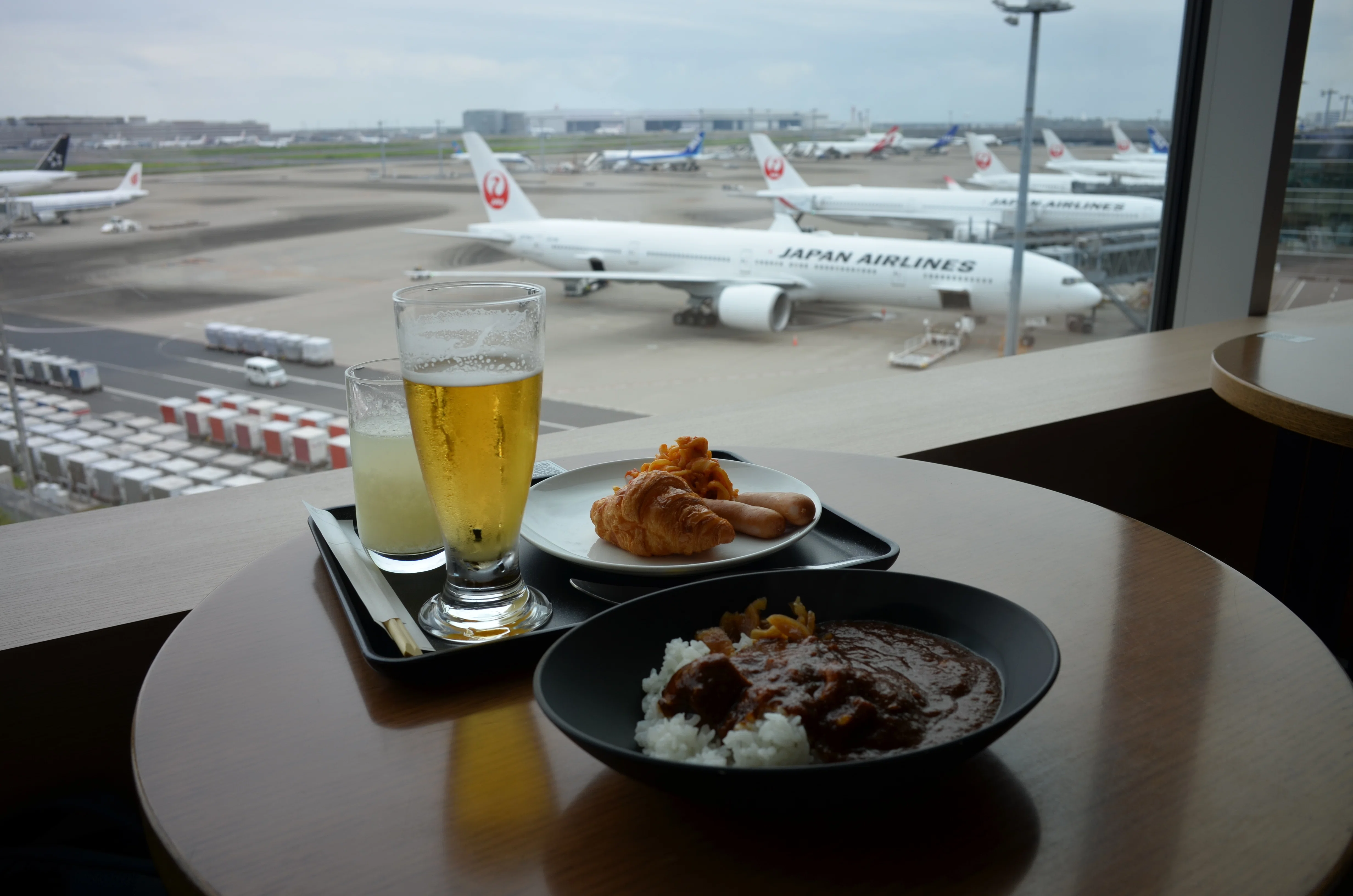 JALビジネスクラス搭乗記】777-300ERで過ごす特別な誕生日フライト