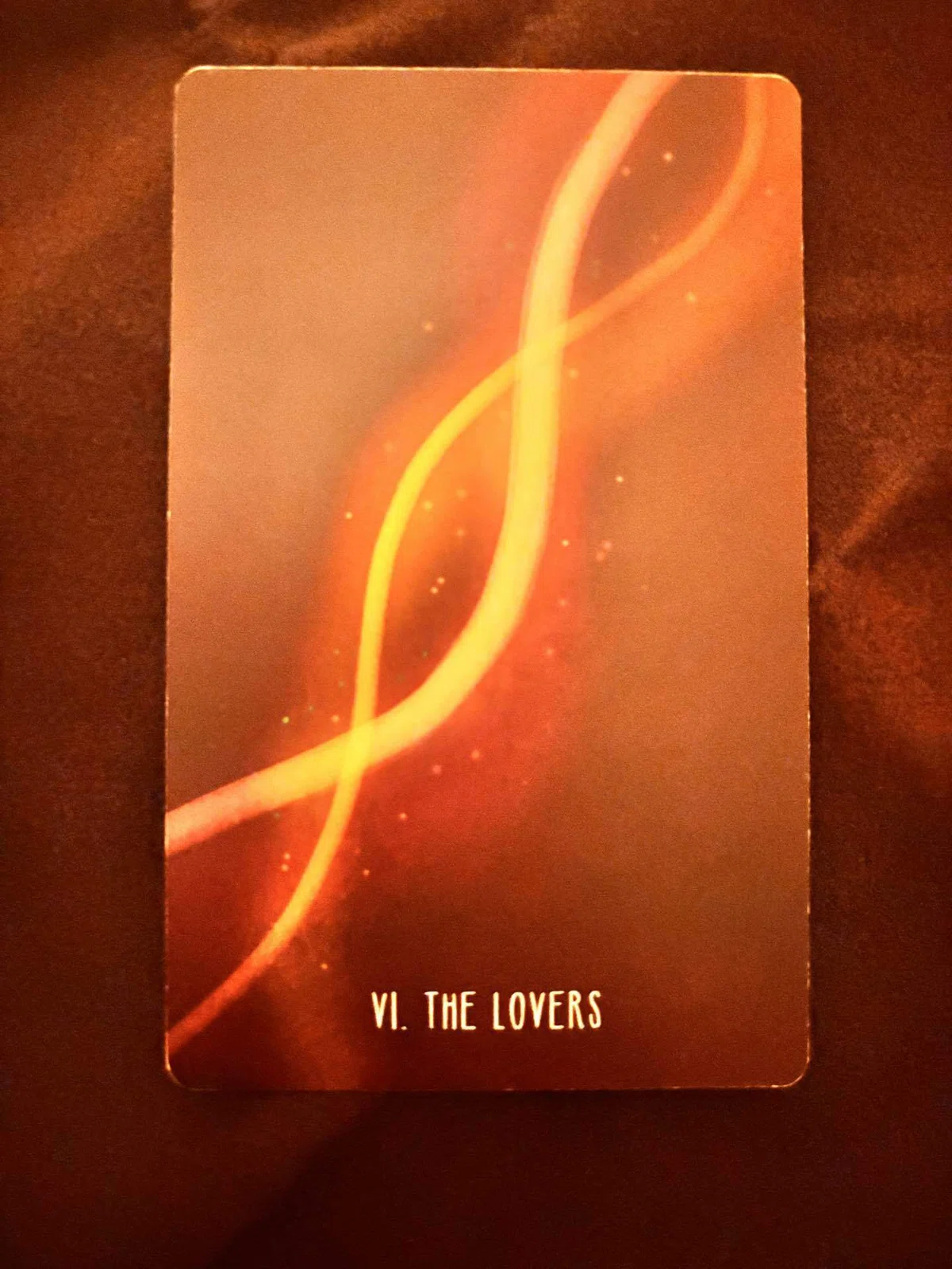 カードの中へ、誰もいない景色を歩く ――VI. THE LOVERS(恋人)|hina|大人のためのやさしいタロット