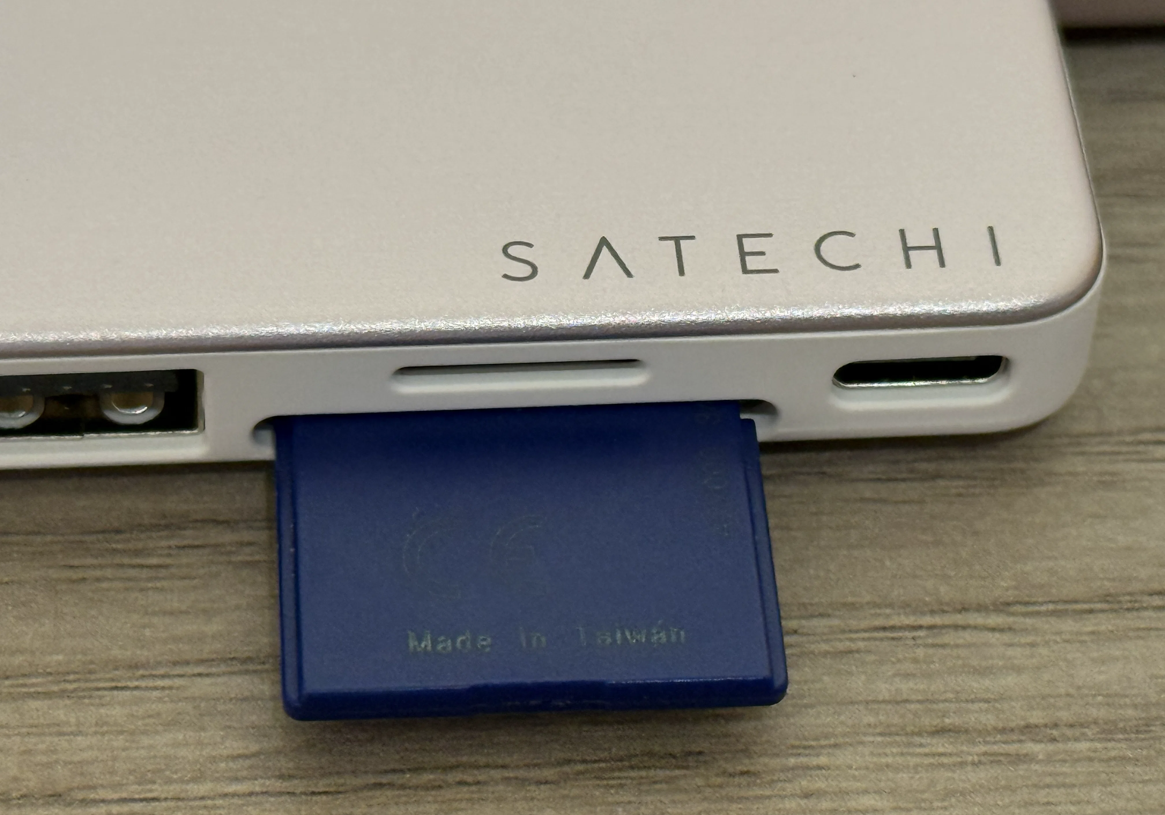 購入レビュー】MacBook Neoユーザー必携！「Satechi USB-C Snap Hub