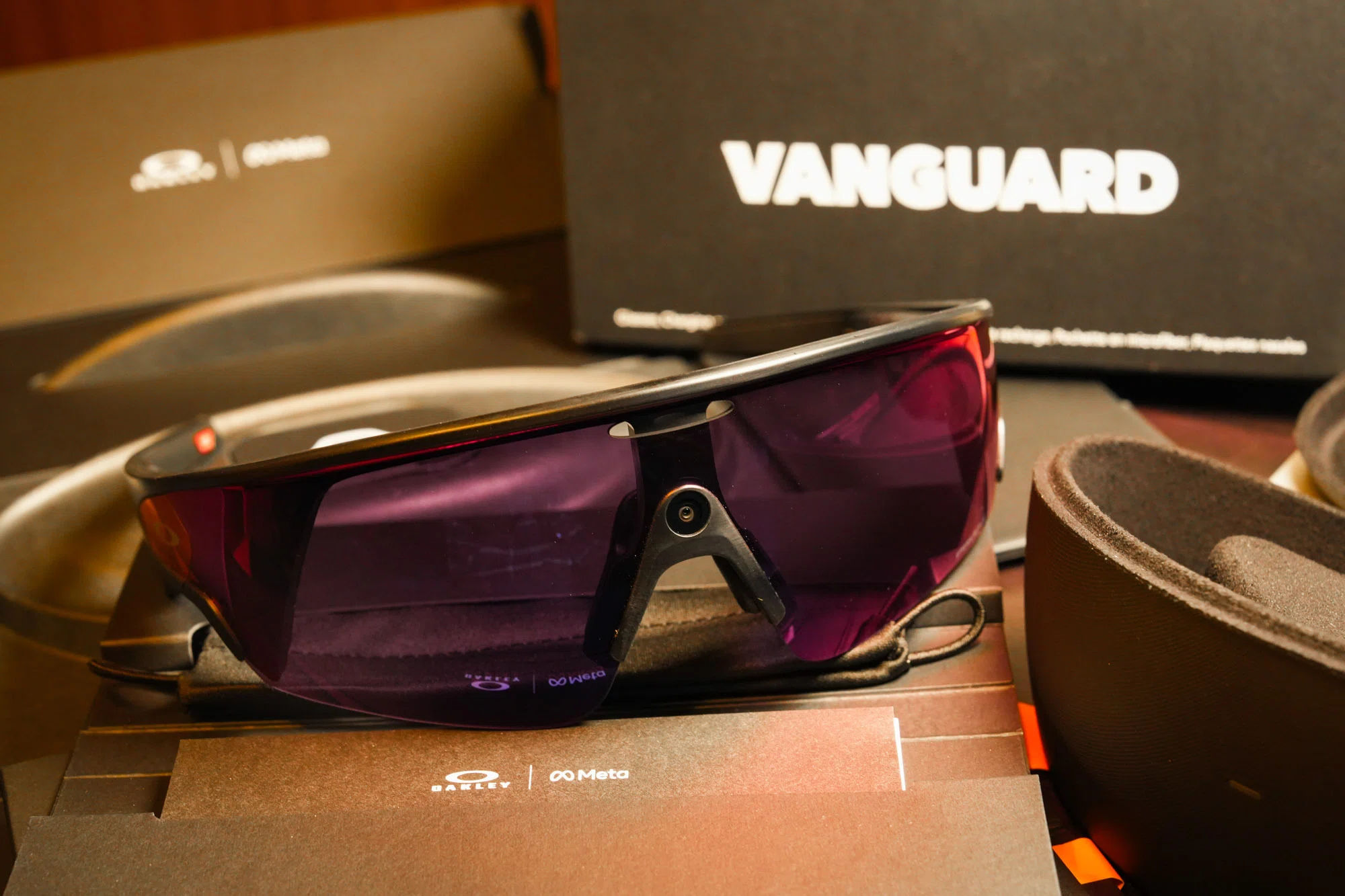 Oakley× VANGUARD AI サングラス　本体＋ケースのみ 次世代AIグラスを買ってみた話【Oakley Meta Vanguard】買って大満足の