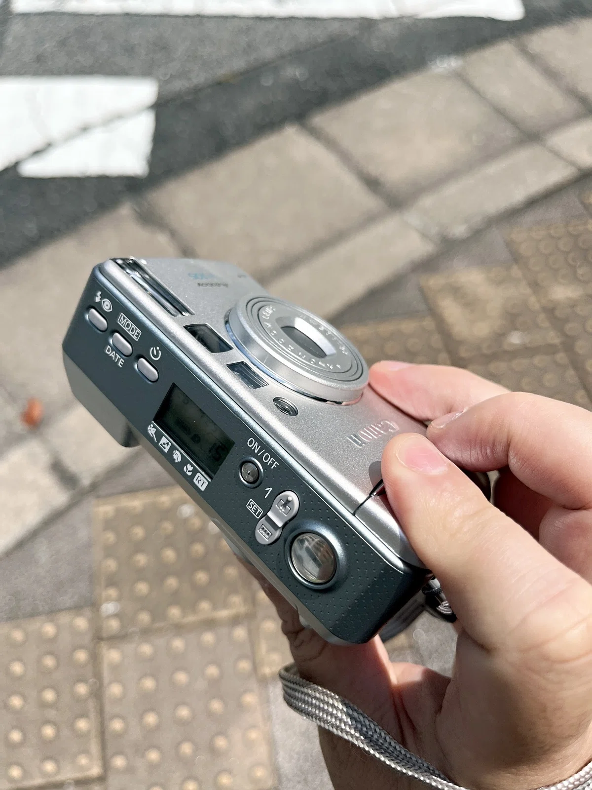 ⌘完動品！ 電池付き、作例あり！ Canon Autoboy N105⌘ 68．意外といけるんじゃない？AFコンパクトフィルムカメラ CANON