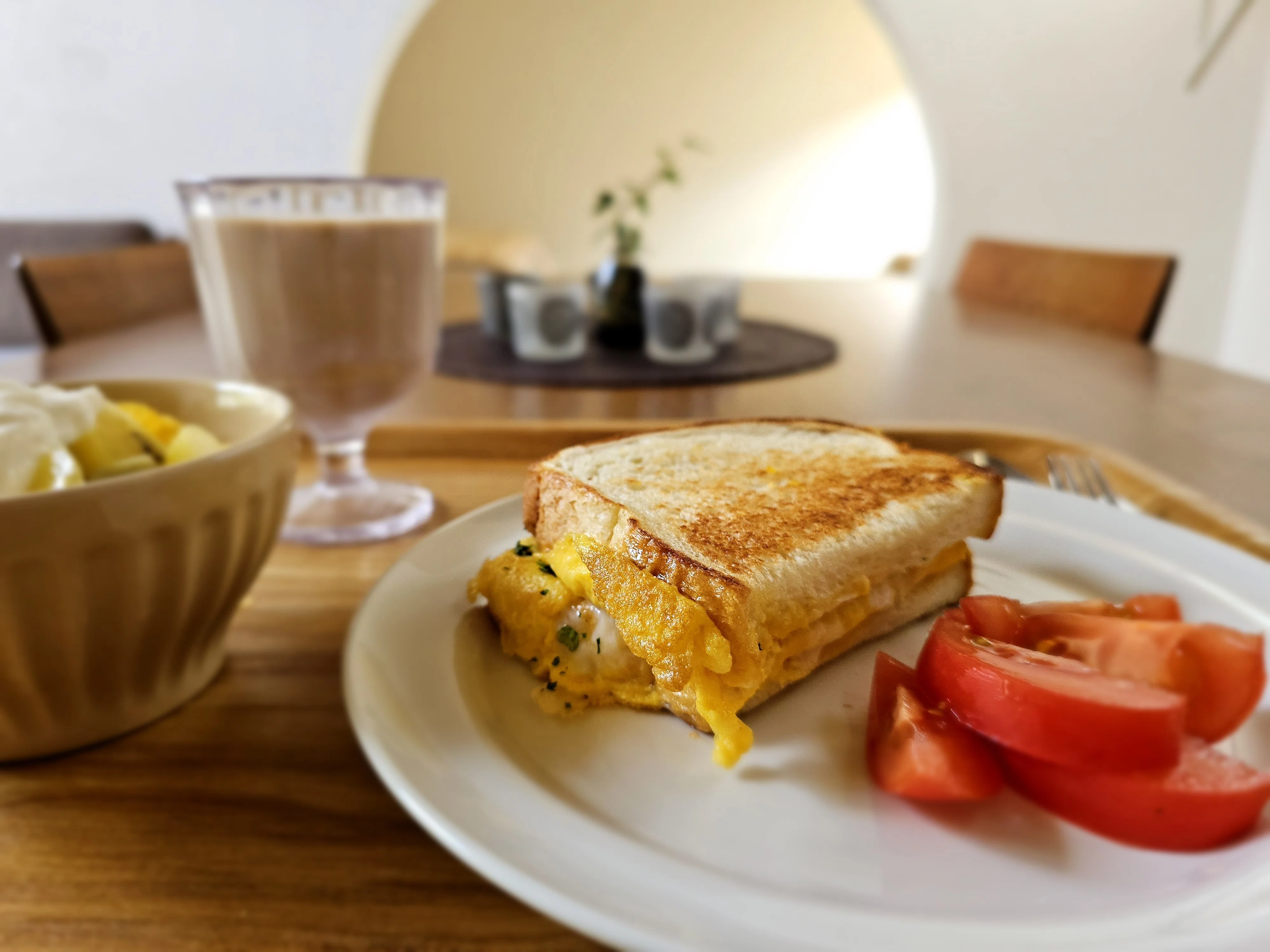 クッション パン  朝ごはんにどうぞ 304 休日の朝ごはんは、大好きなパンにいろいろ添えて｜Mocha