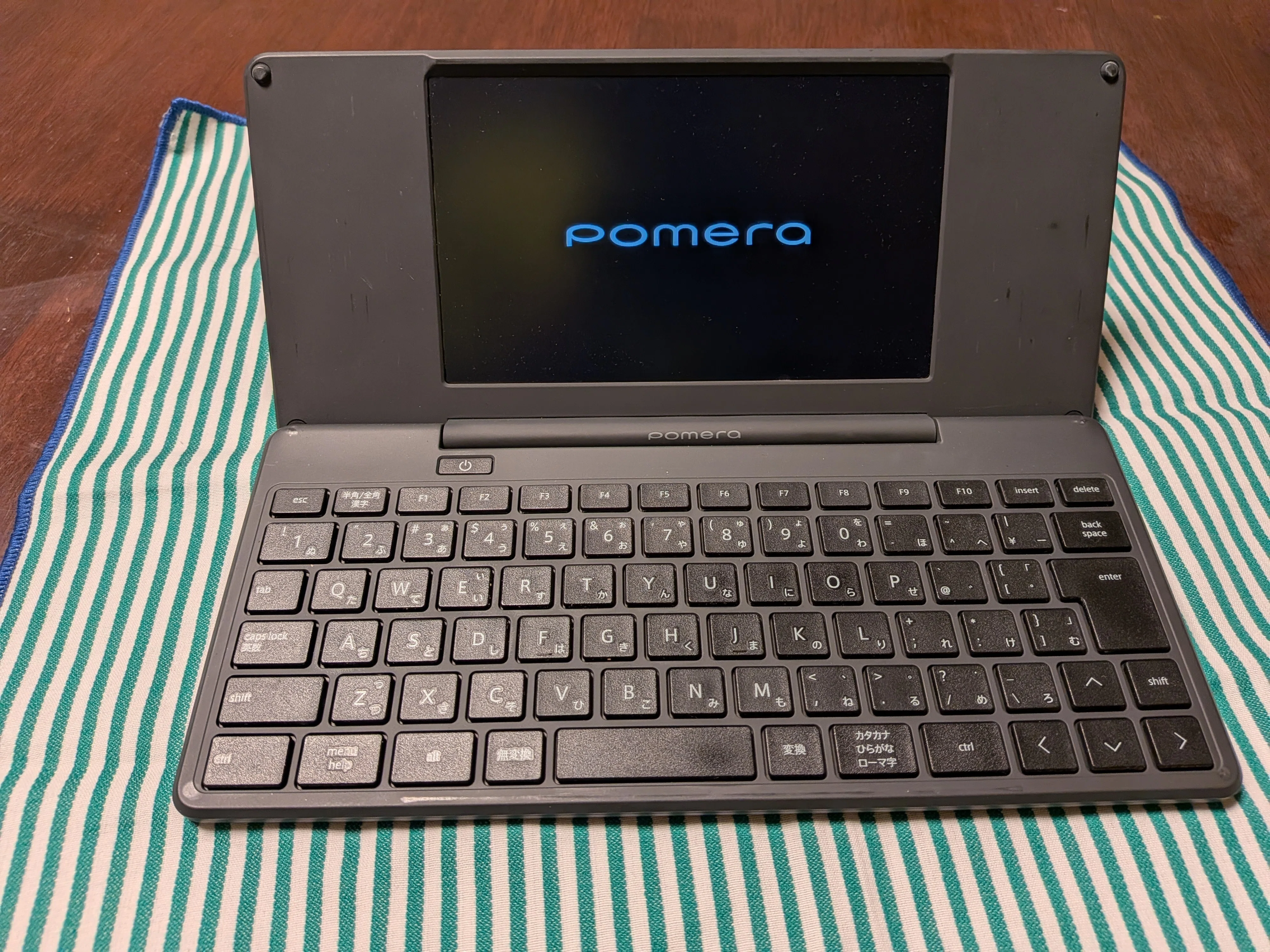 Let's try writing a diary with the digital detox gadget 'Pomera