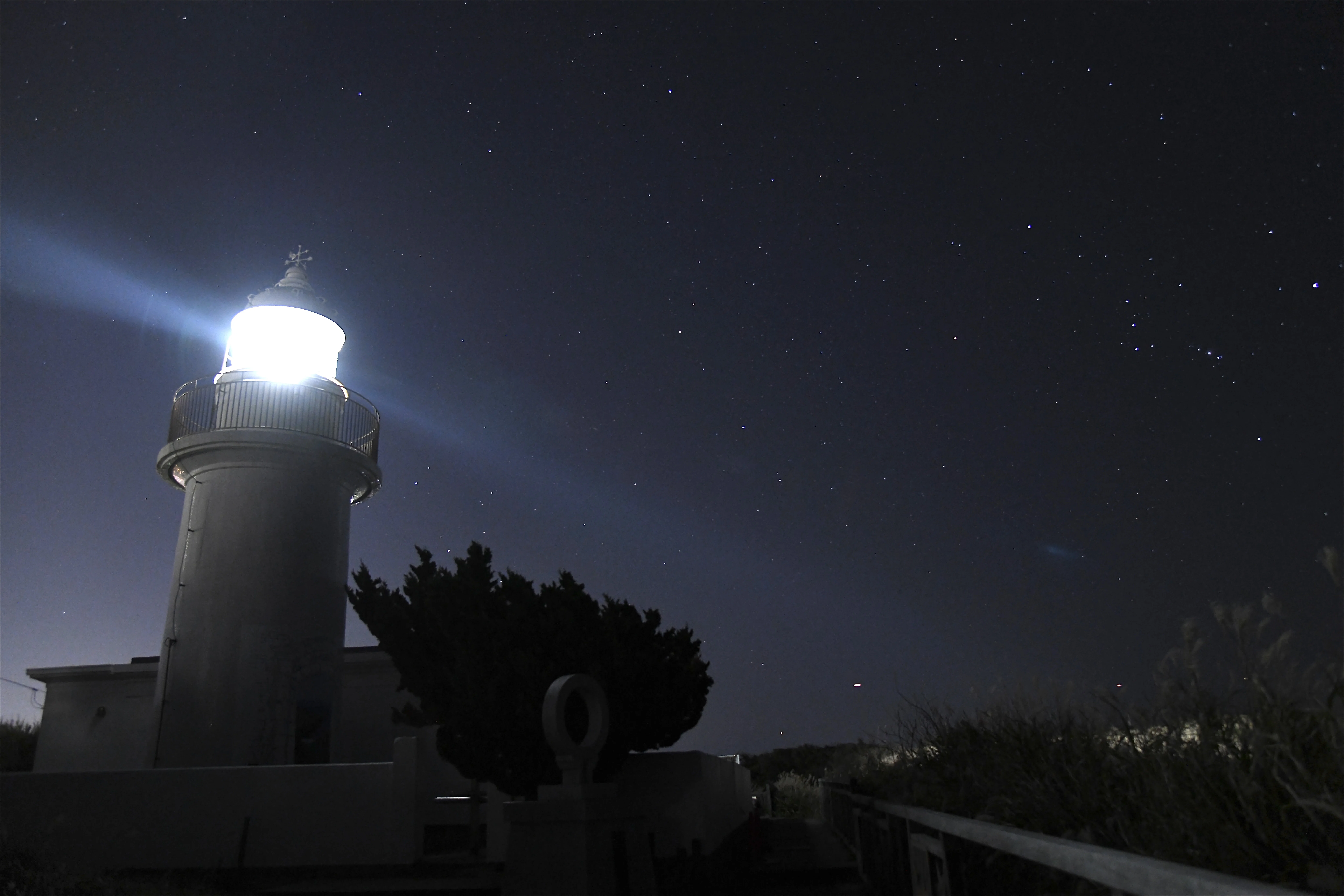 夜の灯台巡り4 「城ヶ島灯台」｜灯台の人