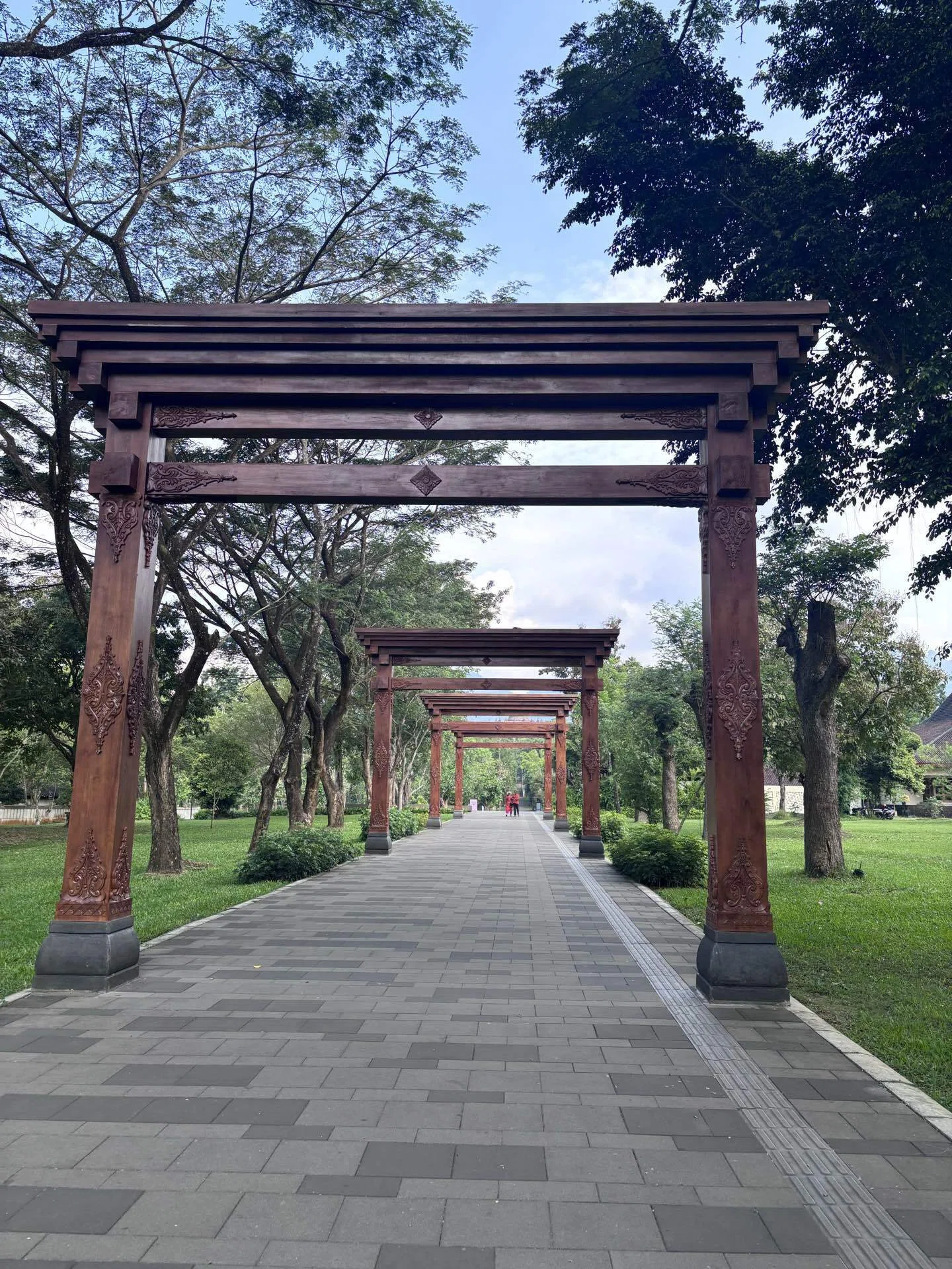 1人旅のボロブドゥール遺跡観光記🇮🇩｜ねぎとろ人