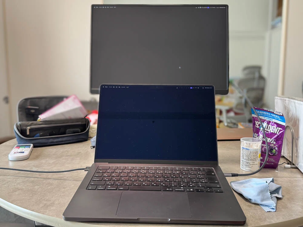 4Kじゃなく2.5Kを選んで正解。EHOMEWEI 18インチモバイルモニターを