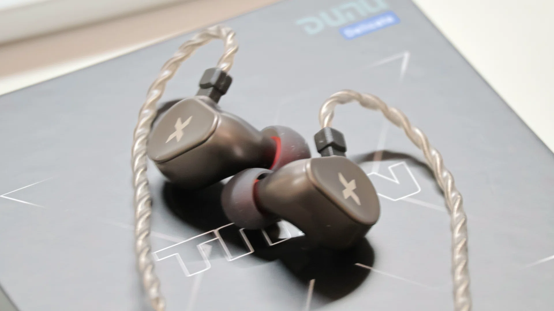 DUNU TITAN X レビュー｜ゲーム・音楽の両方で使える10mm DLC