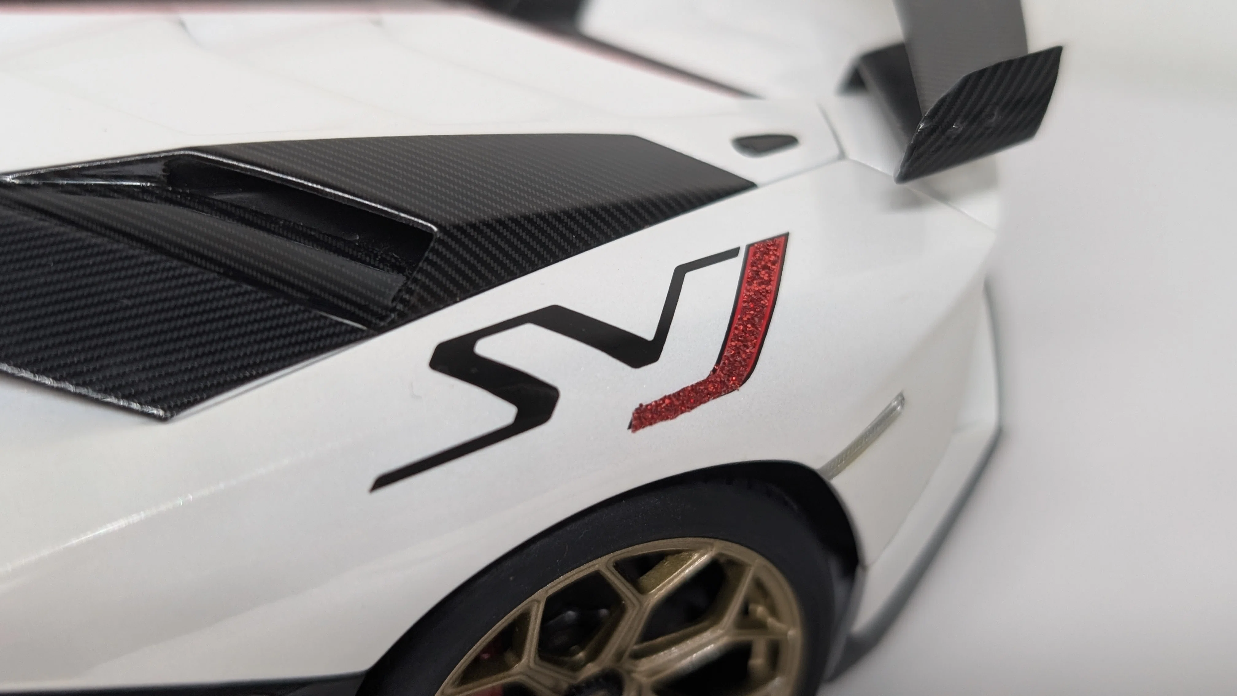 AUTOart】 アヴェンタドールSVJのステッカーカスタム｜Romaネコ