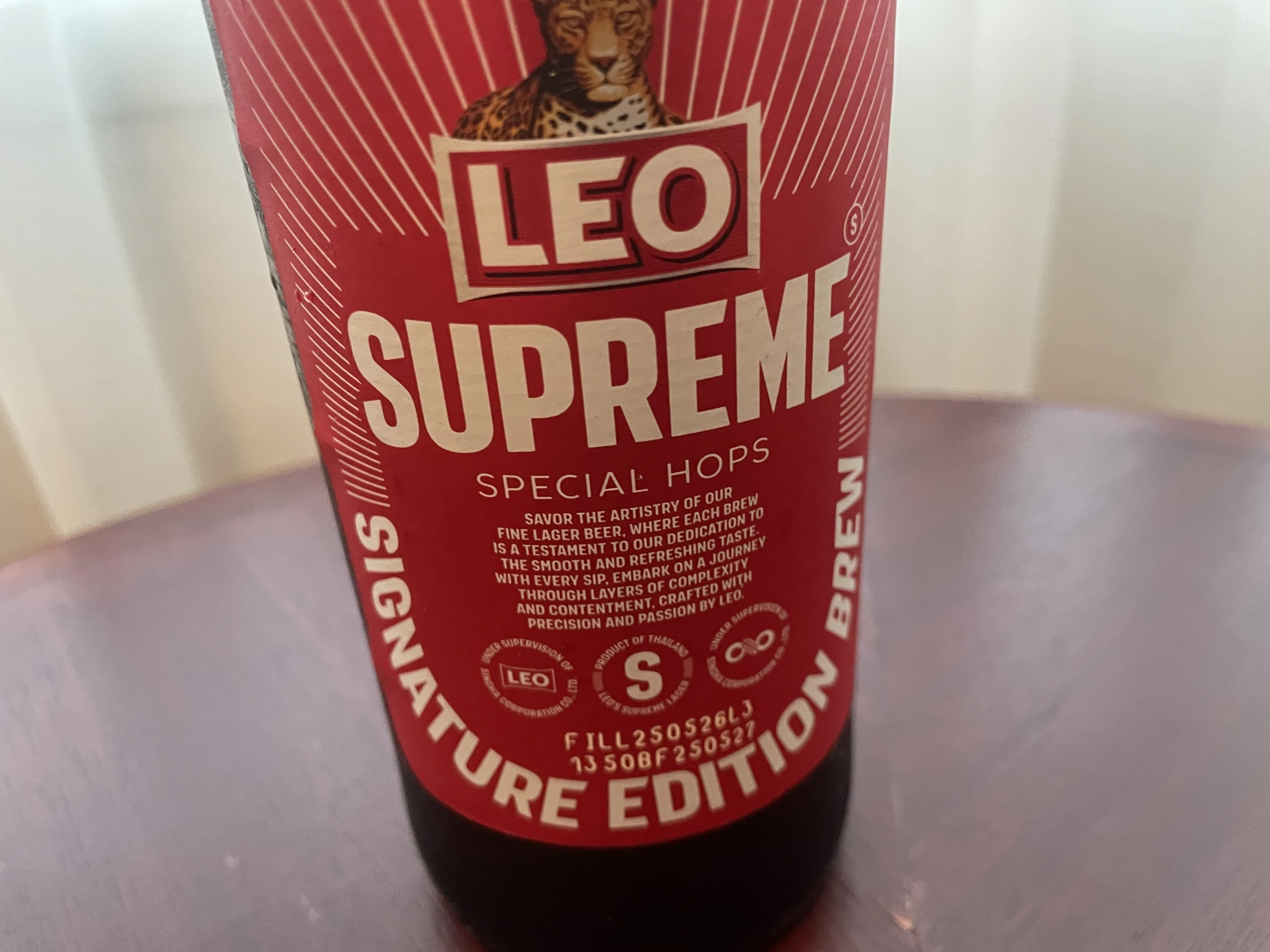supreme × LEOビール Ryoma Runs Through Bangkok! The Premium Beer 'LEO SUPREME' Is Too