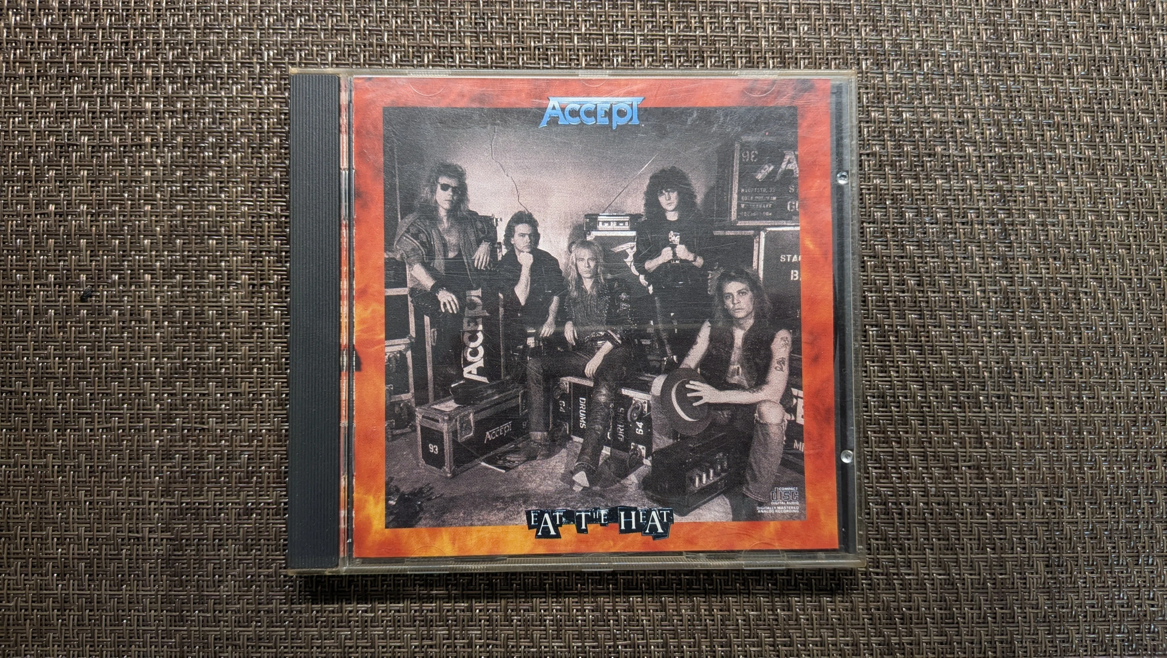 Accept（アクセプト）