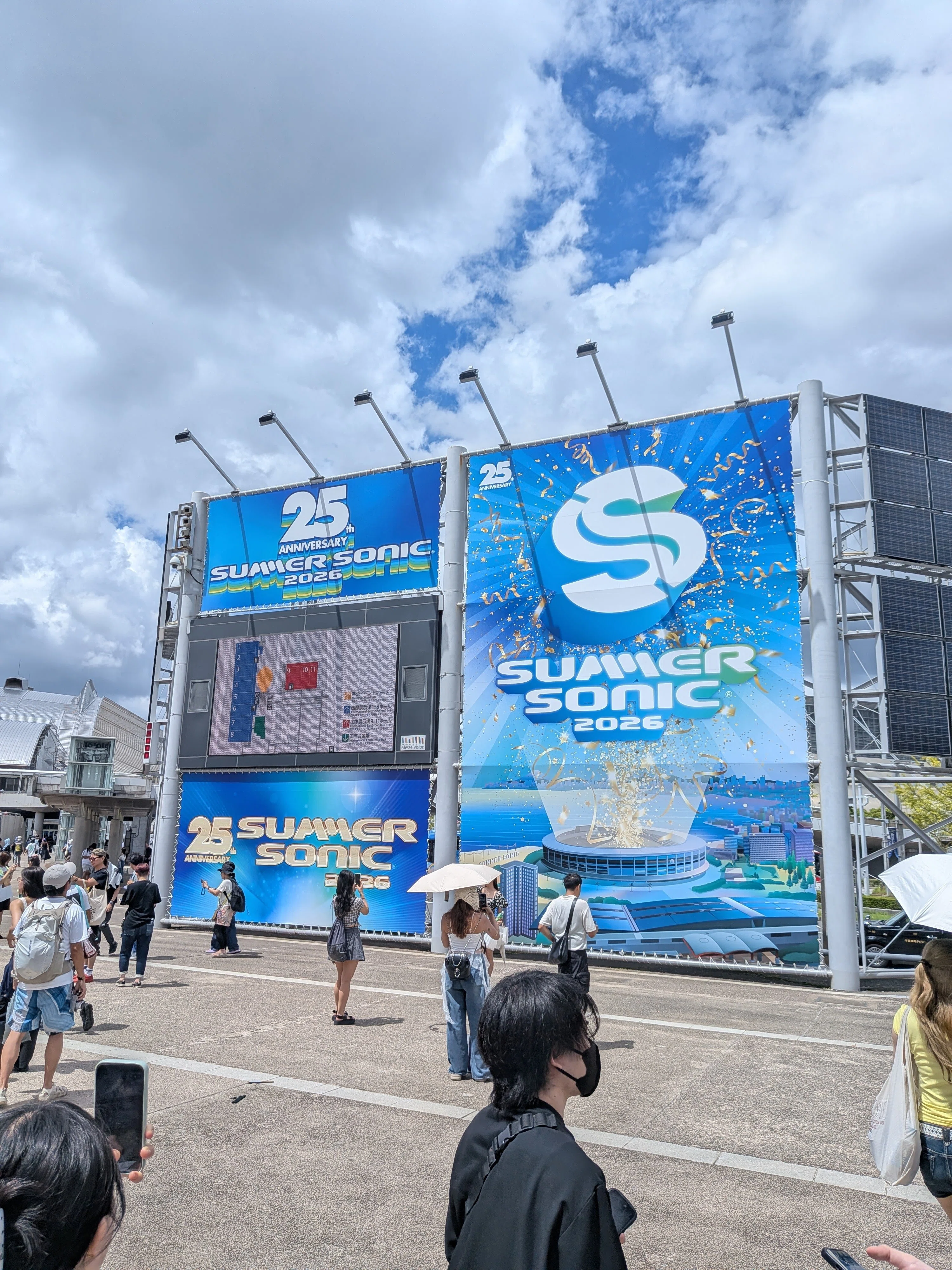 サマソニ2026 Day1 大雨でびしょ濡れになった。天体観測で泣いた