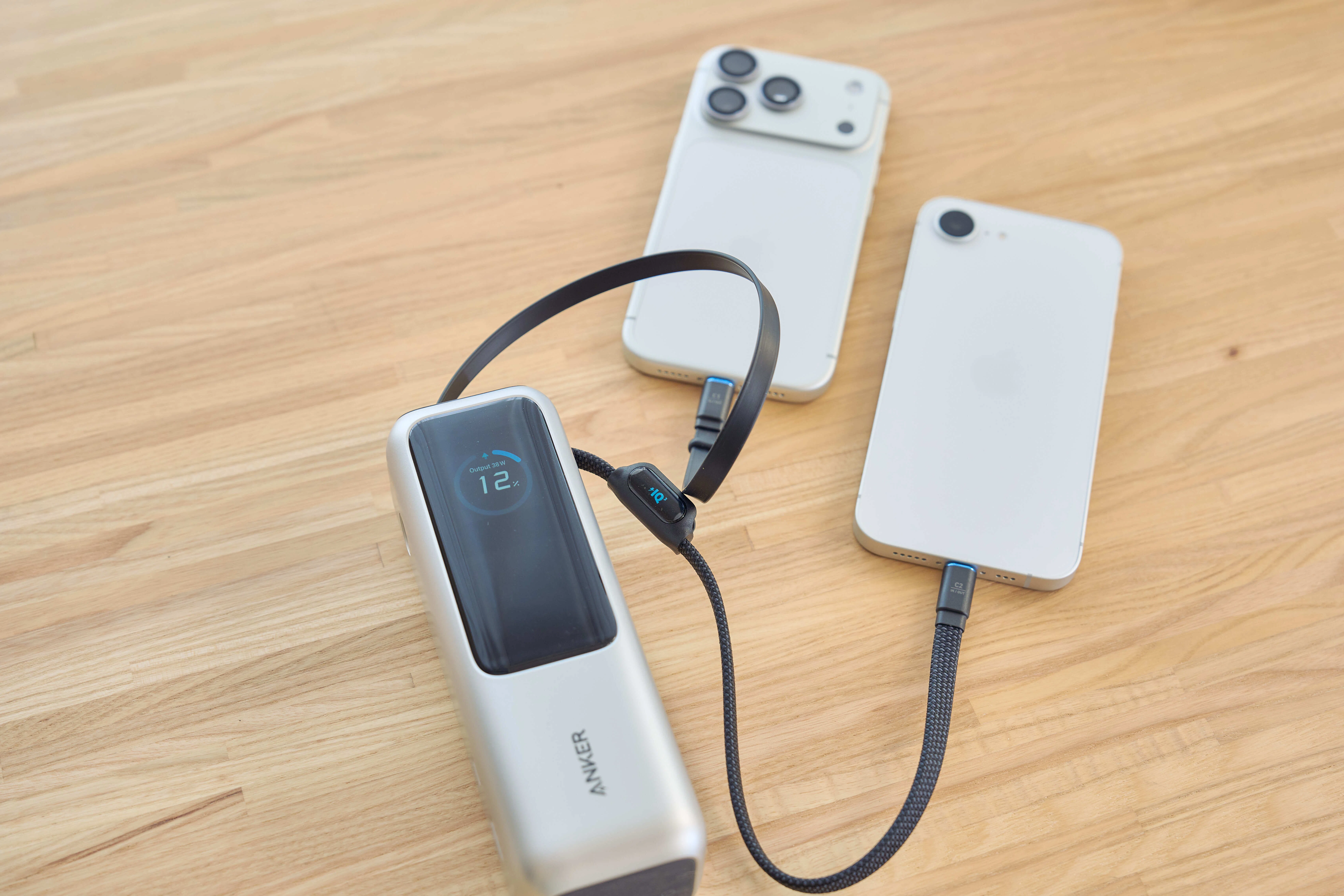Anker Power Bank (25000mAh, Built-In & 巻取り式USB-Cケーブル