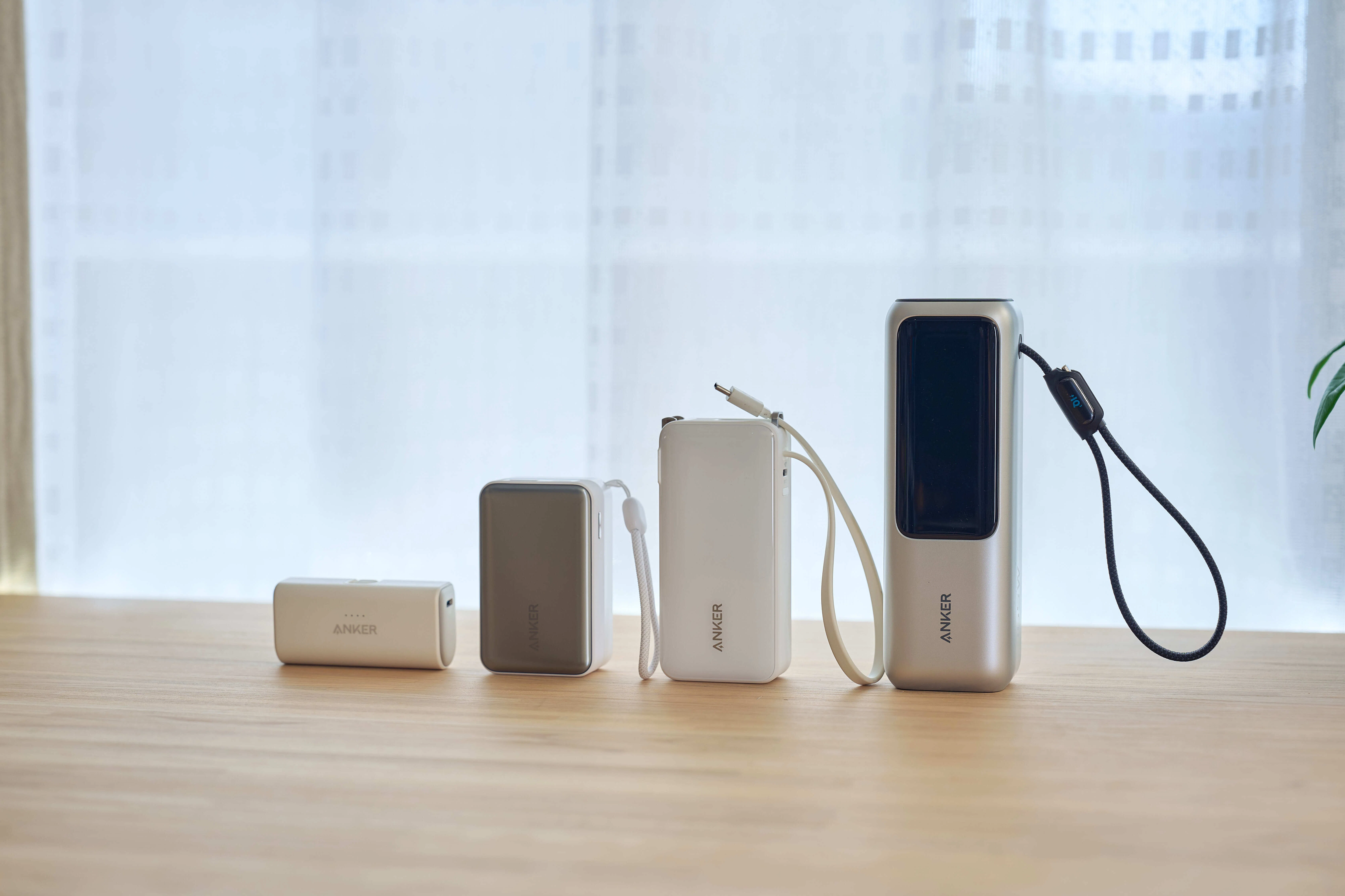 Anker Power Bank (25000mAh, Built-In & 巻取り式USB-Cケーブル