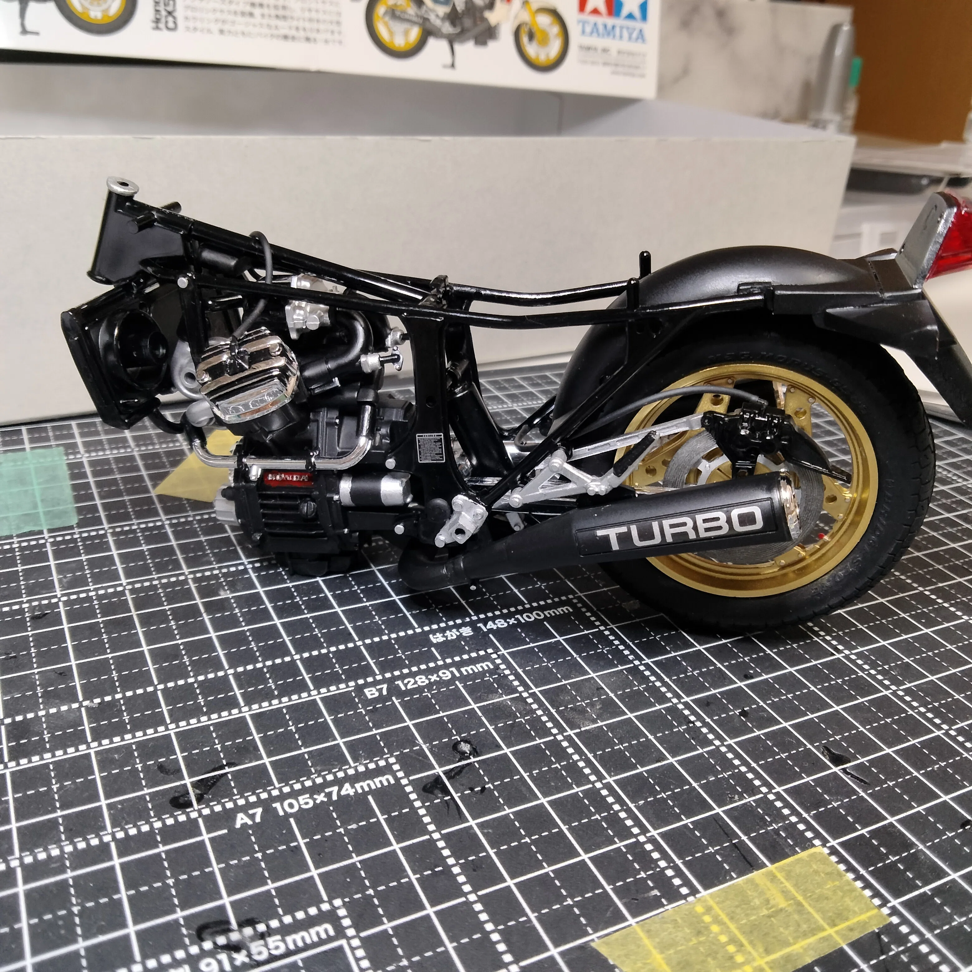 カウル付きバイクに挑戦】タミヤ Honda CX500 TURBOを作る｜しょうのお