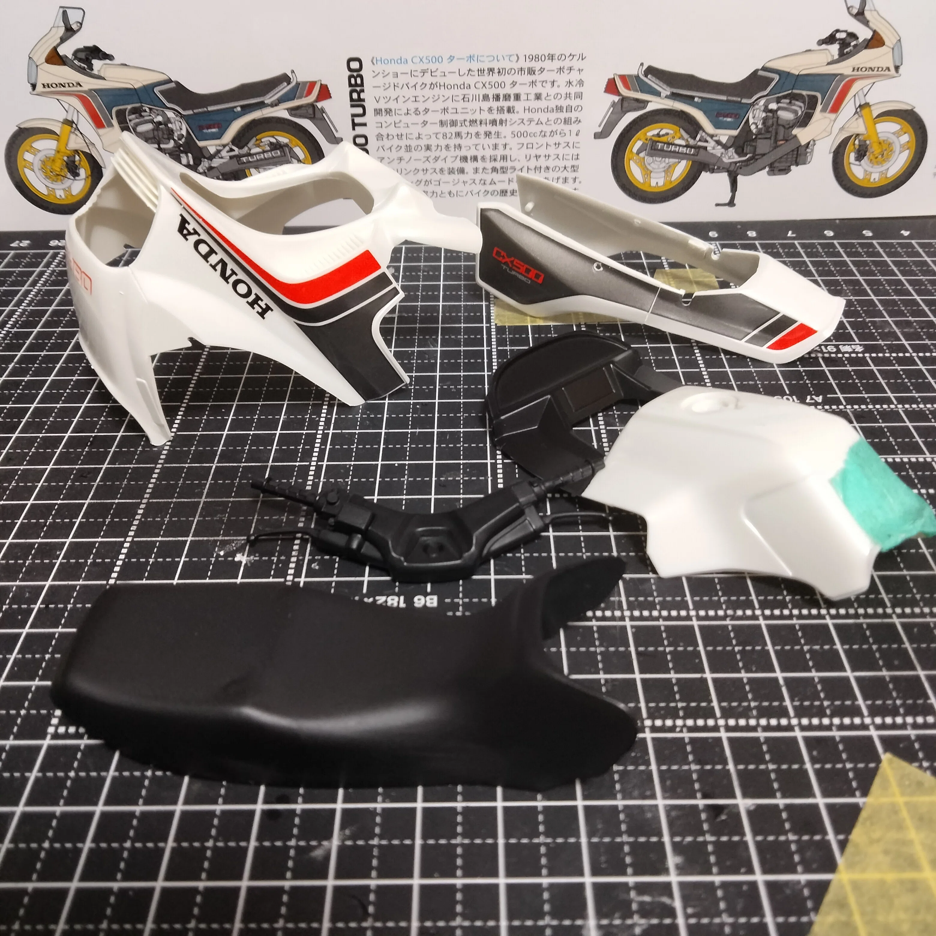 カウル付きバイクに挑戦】タミヤ Honda CX500 TURBOを作る｜しょうのお