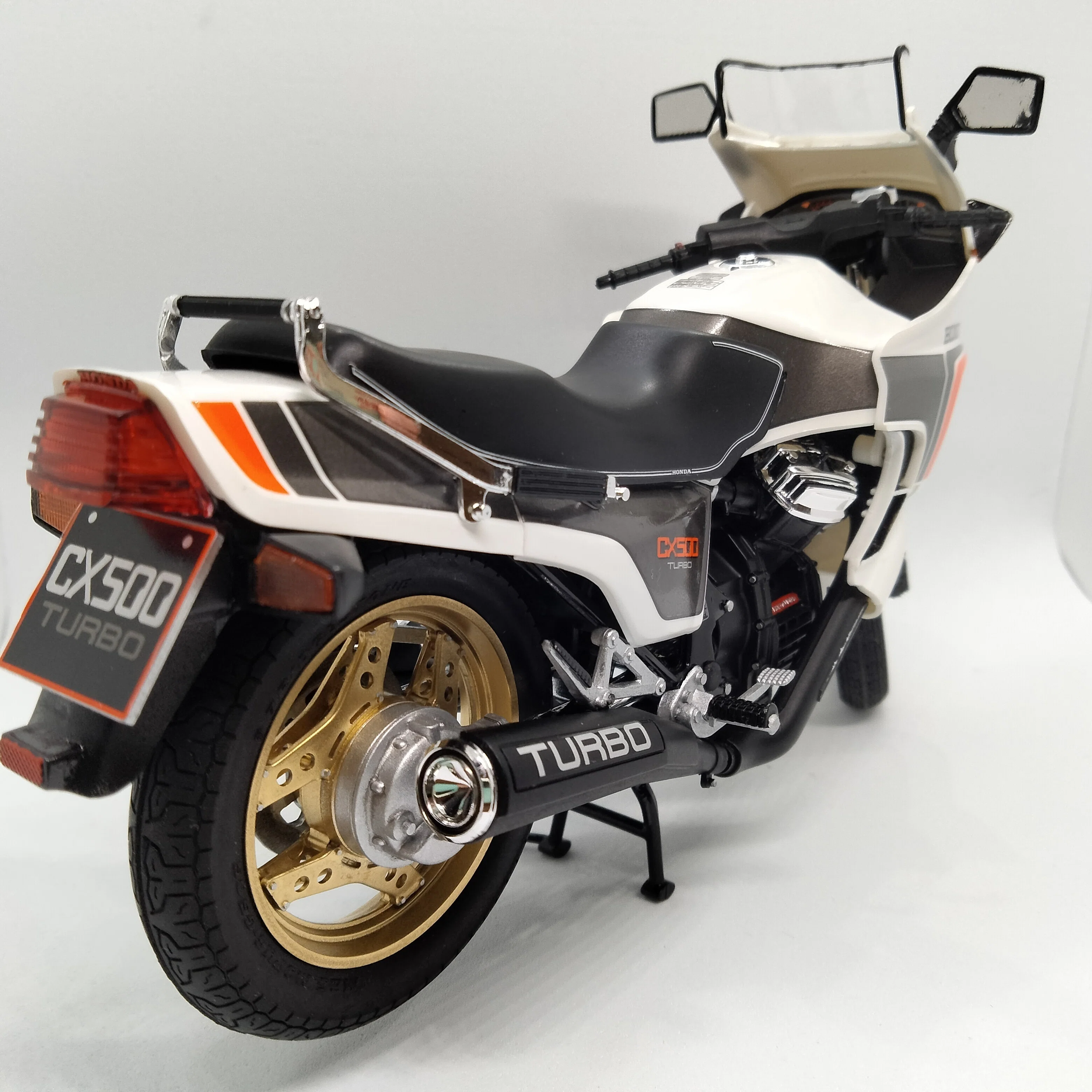 カウル付きバイクに挑戦】タミヤ Honda CX500 TURBOを作る｜しょうのお