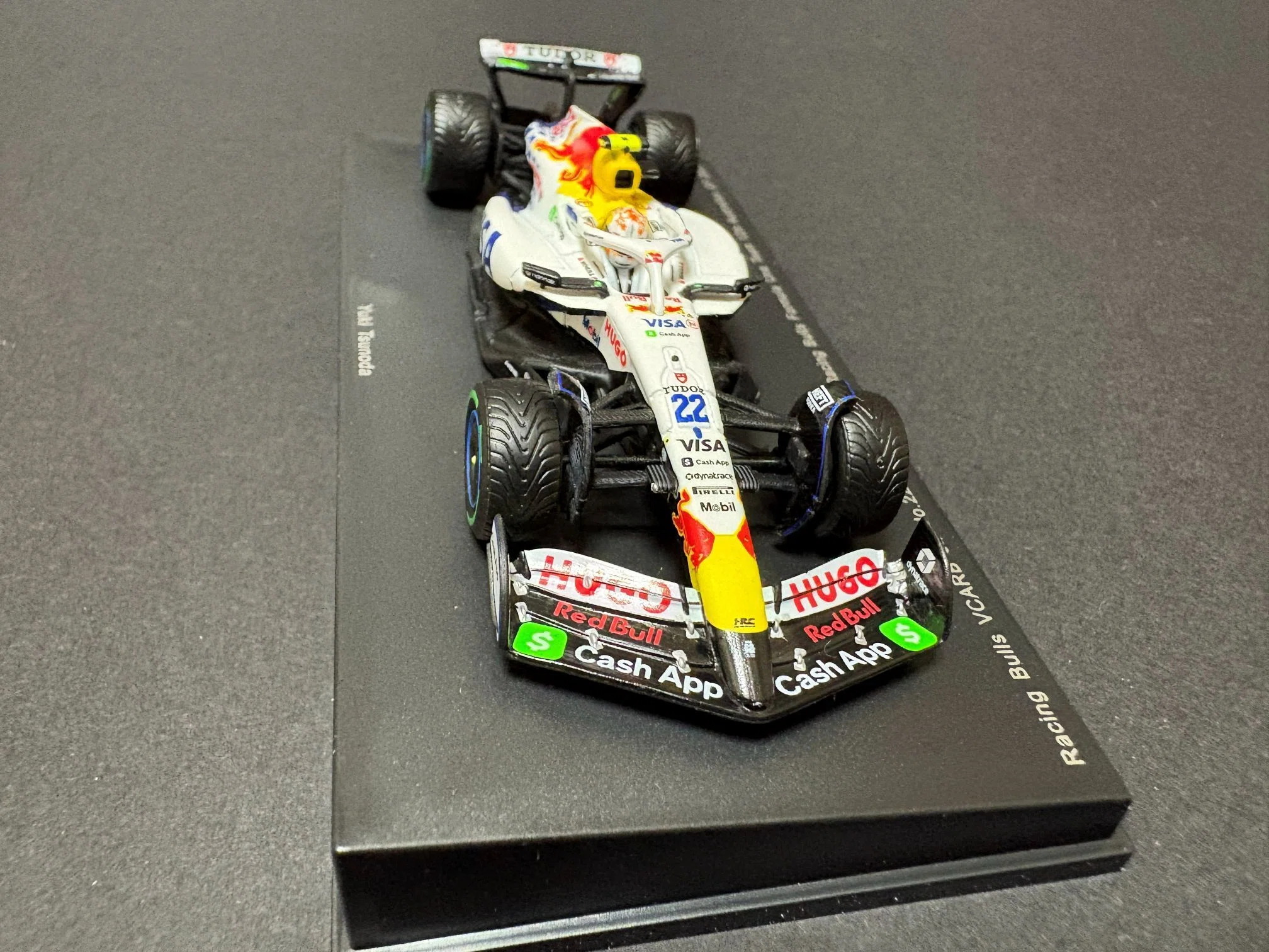 スパーク 1/64 レーシング・ブルズ VCARB 02 No.22 F1 オーストラリア
