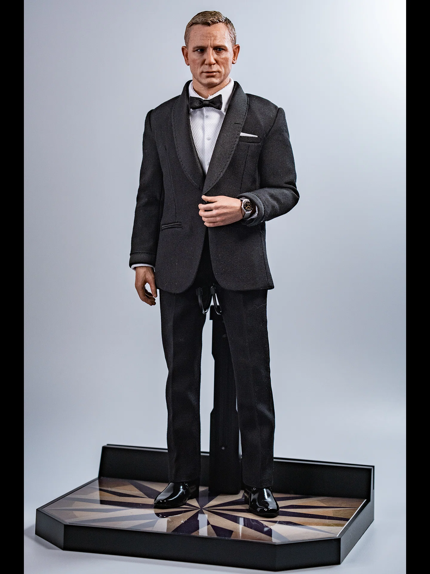 レビュー】Hot Toys ジェームズ・ボンド from 『007/ノー・タイム