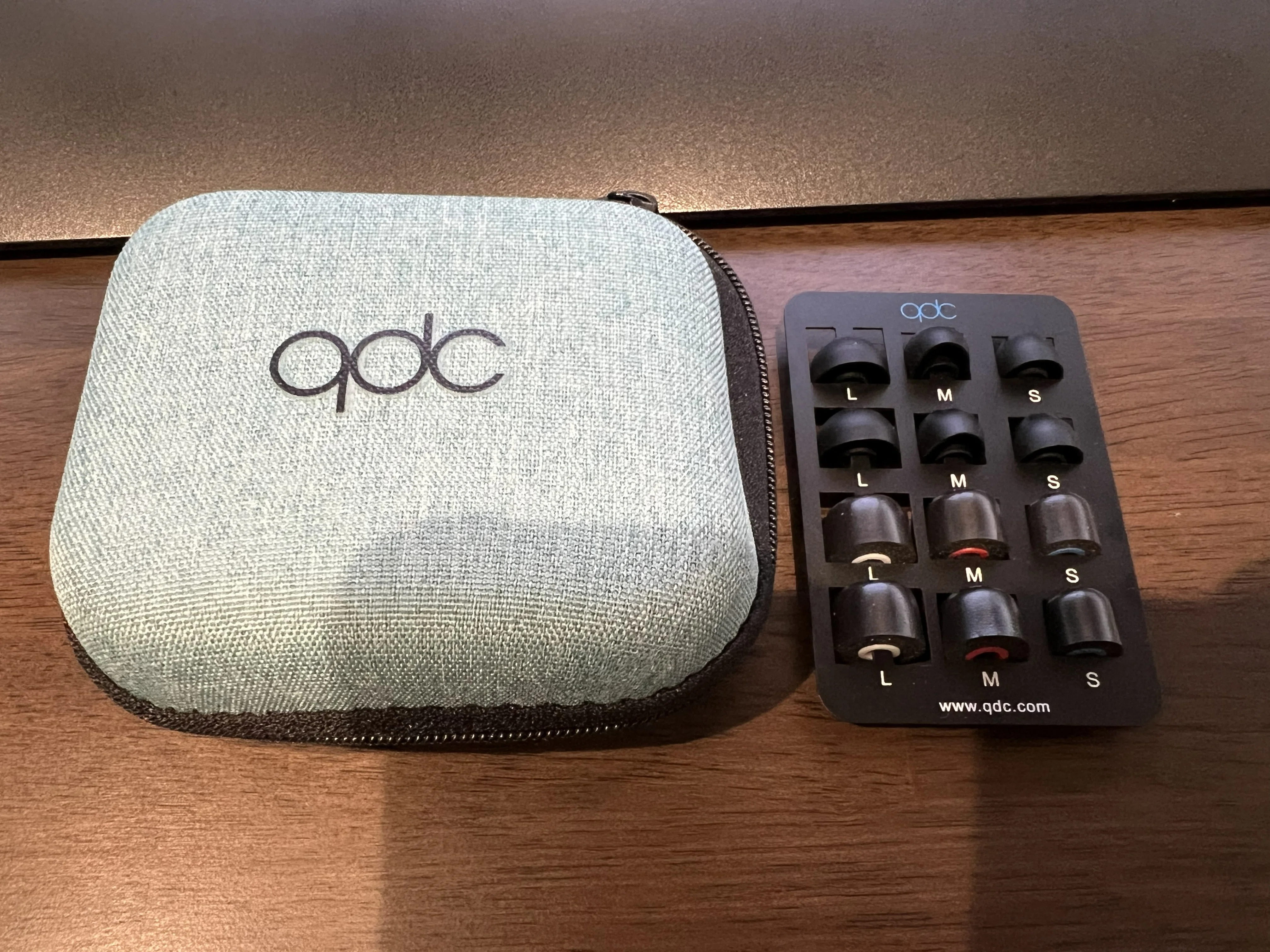 1年使用レビュー】名機SE215から「qdc FRONTIER」に乗り換えた話【有線