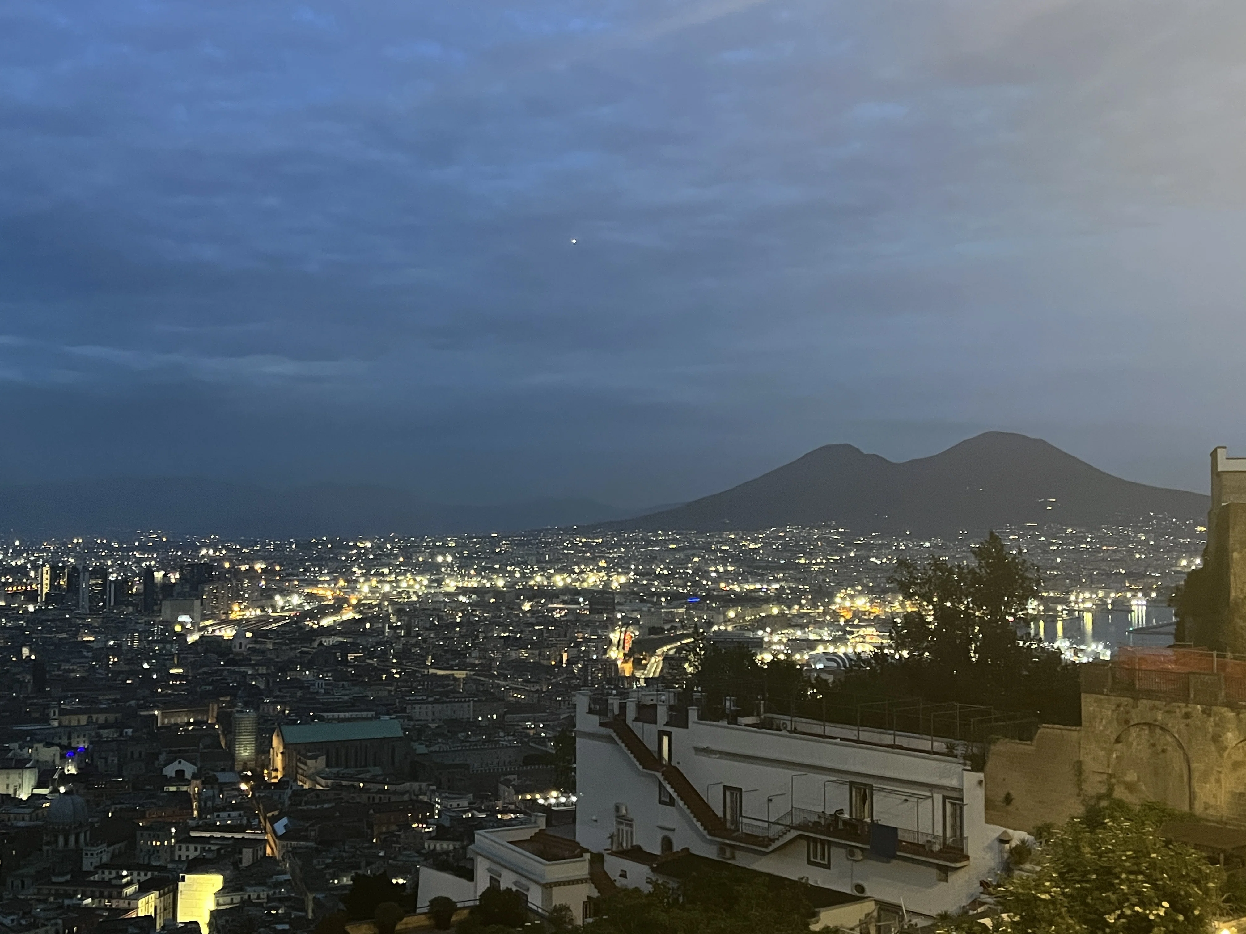 マリオと旅するイタリア［3日目-3］ナポリ最後の冒険！アジア女子2