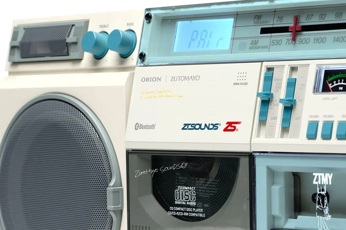 見た瞬間、懐かしいのに新しい。ORION SCR-B9(Z)という現代の青春CD