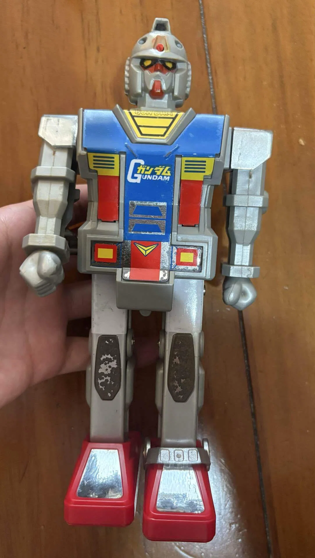 クローバー製 ゼンマイ歩行ガンダムの修理｜自由なダム・ガン