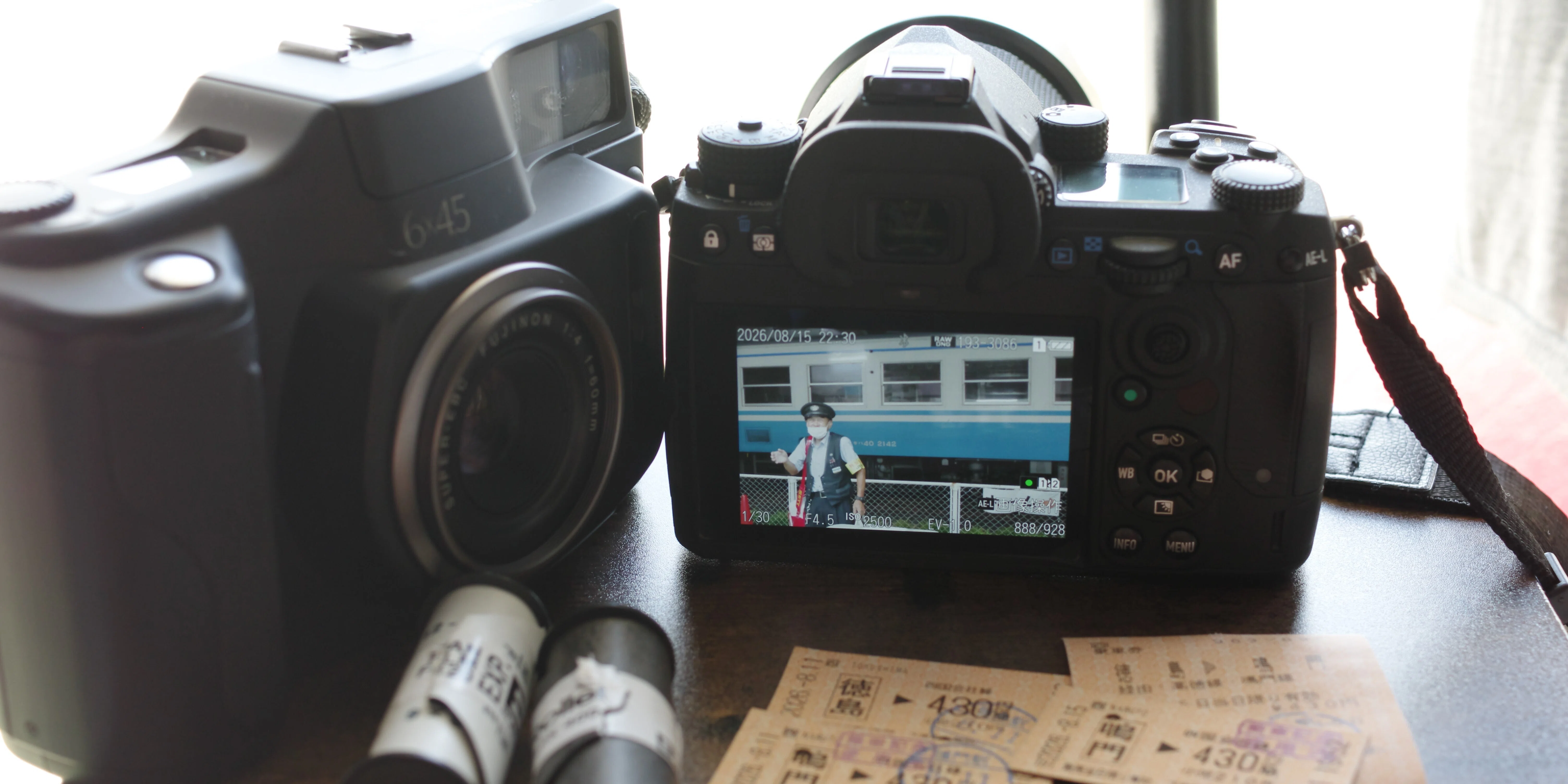 カメラと人が出会うとき。旅するカメラPENTAX K-3III 旅する中判