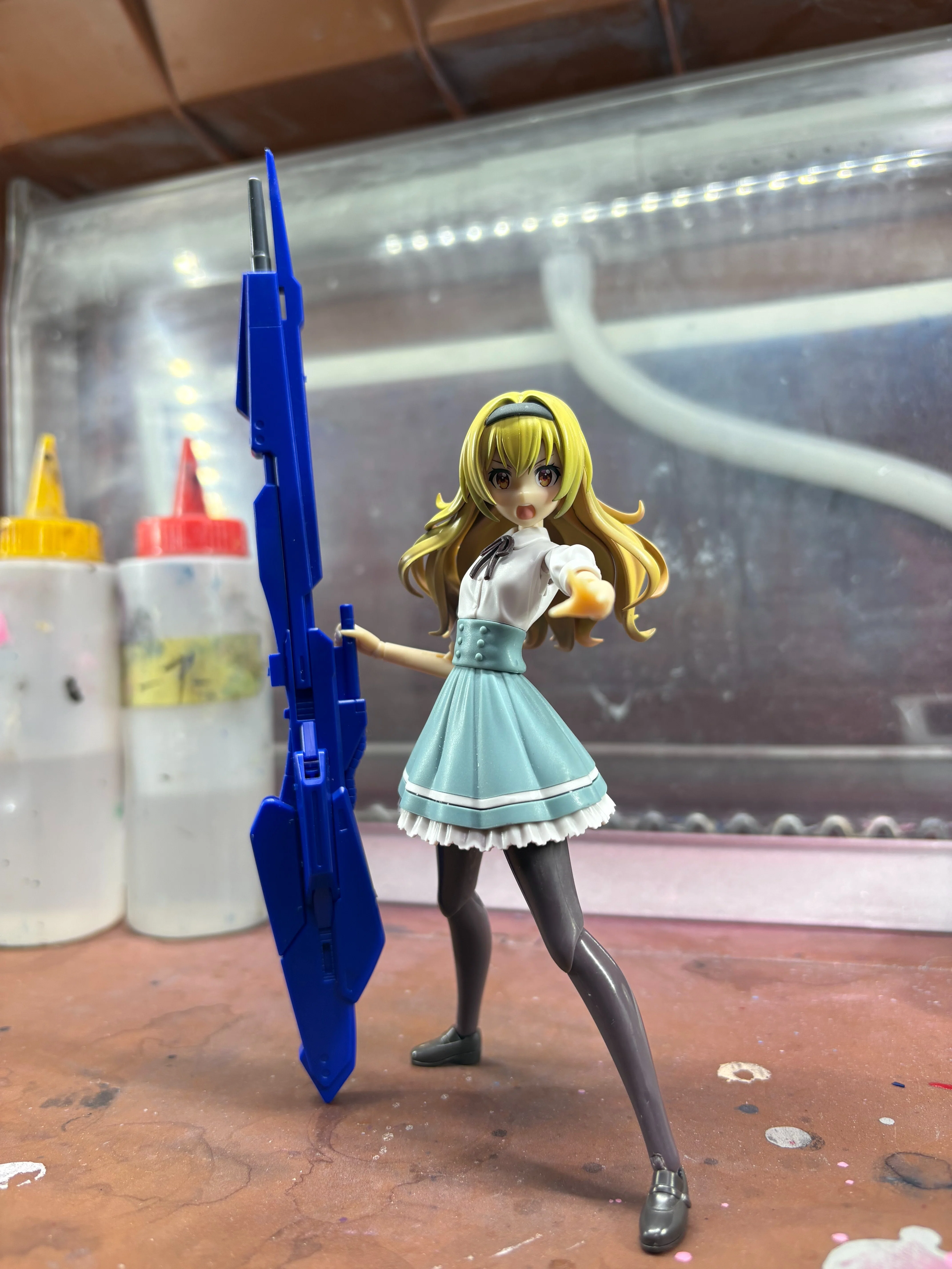 雑記】初めてのやさしい美少女プラモデルの立たせ方について｜まなぽ