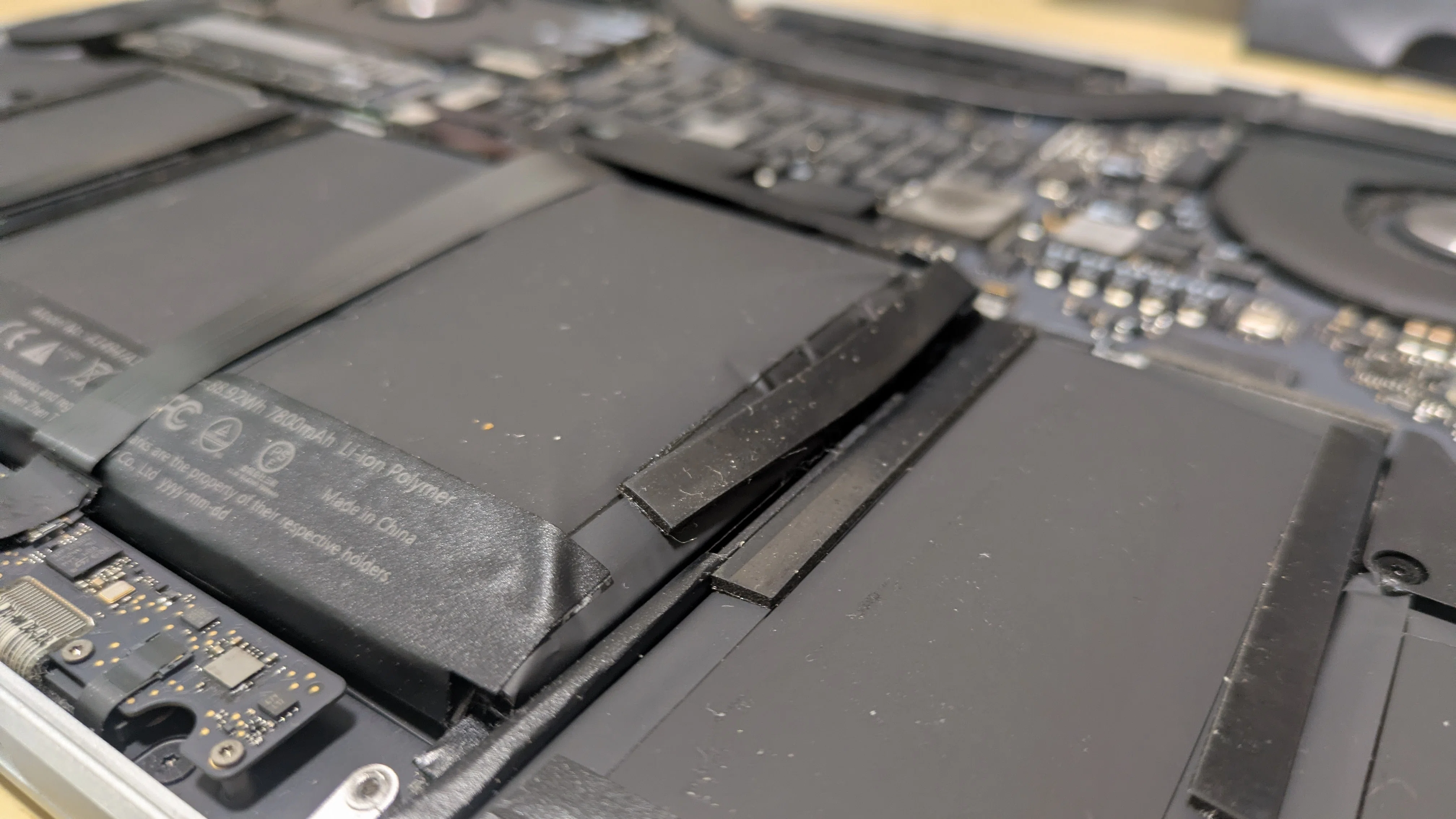 MacBook Pro (15インチ、Mid2015）の2回目のバッテリー交換 備忘録