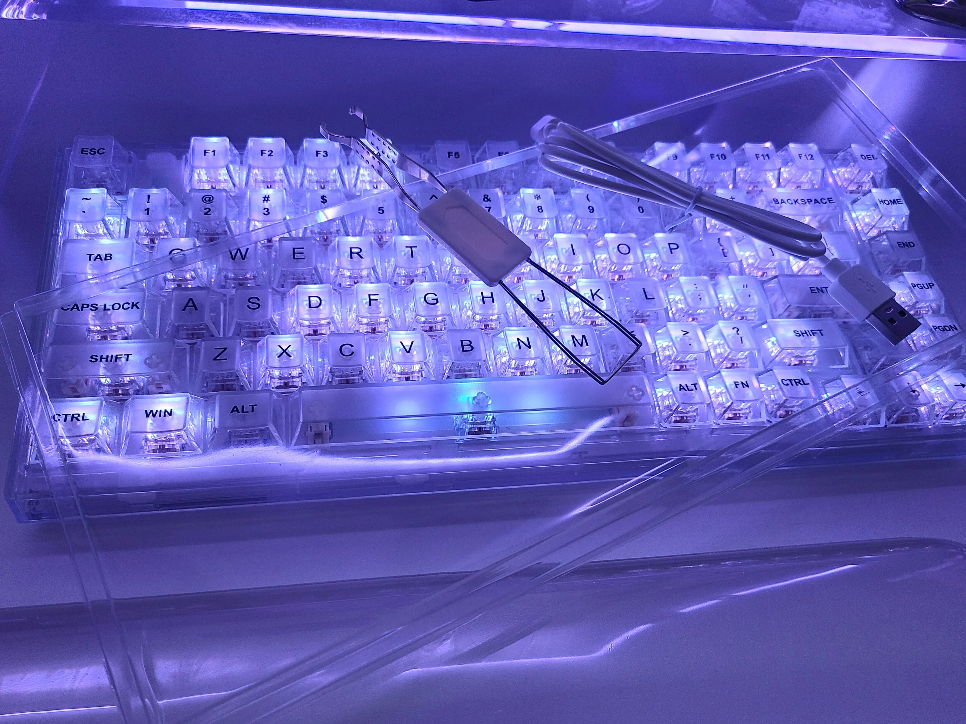 透明感最高峰のキーボードYUNZII X75 PRO＠white room｜jellyfish