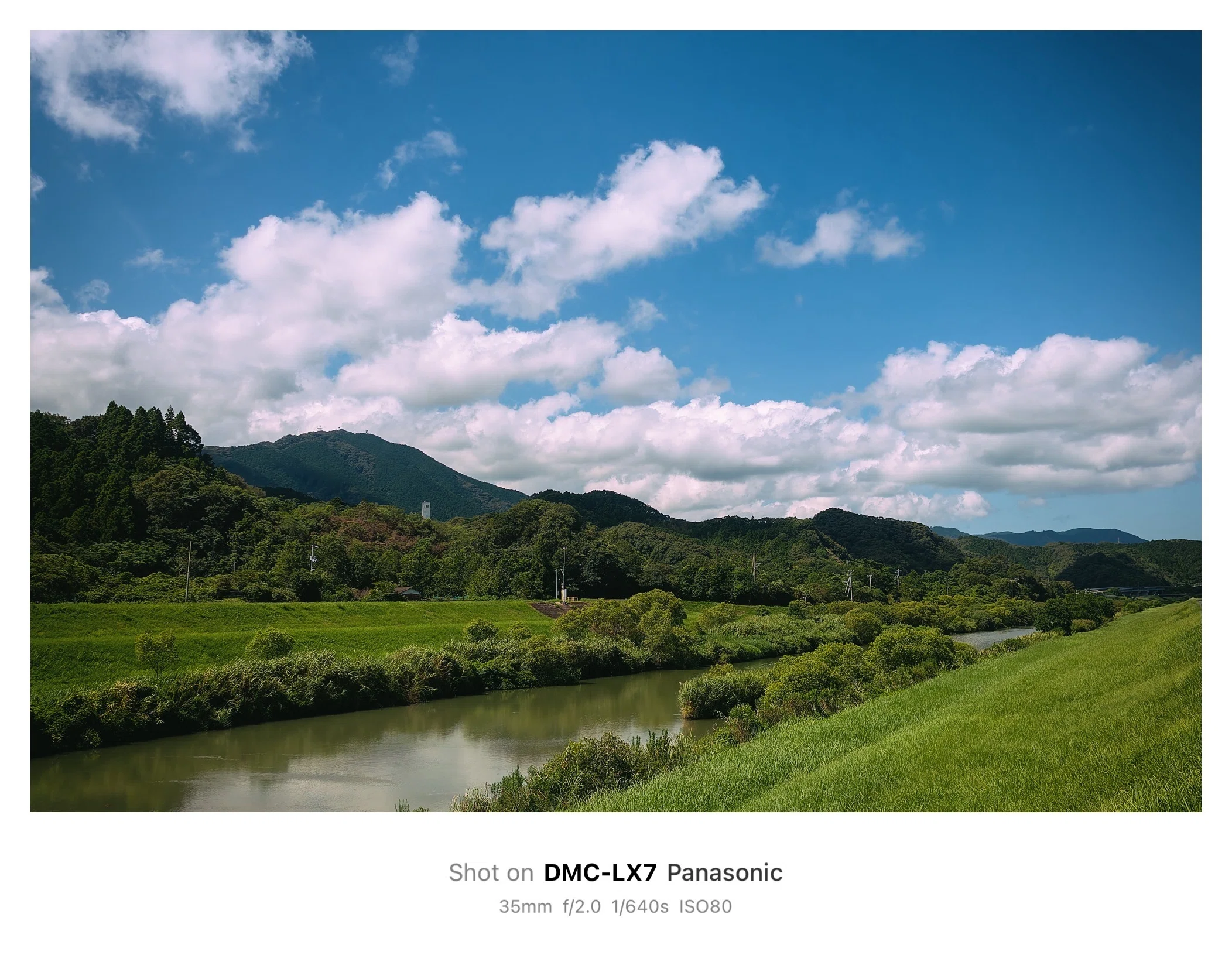 ポケットの中のライカレンズ」で描く夏。LUMIX LX7とCB250Rで巡る