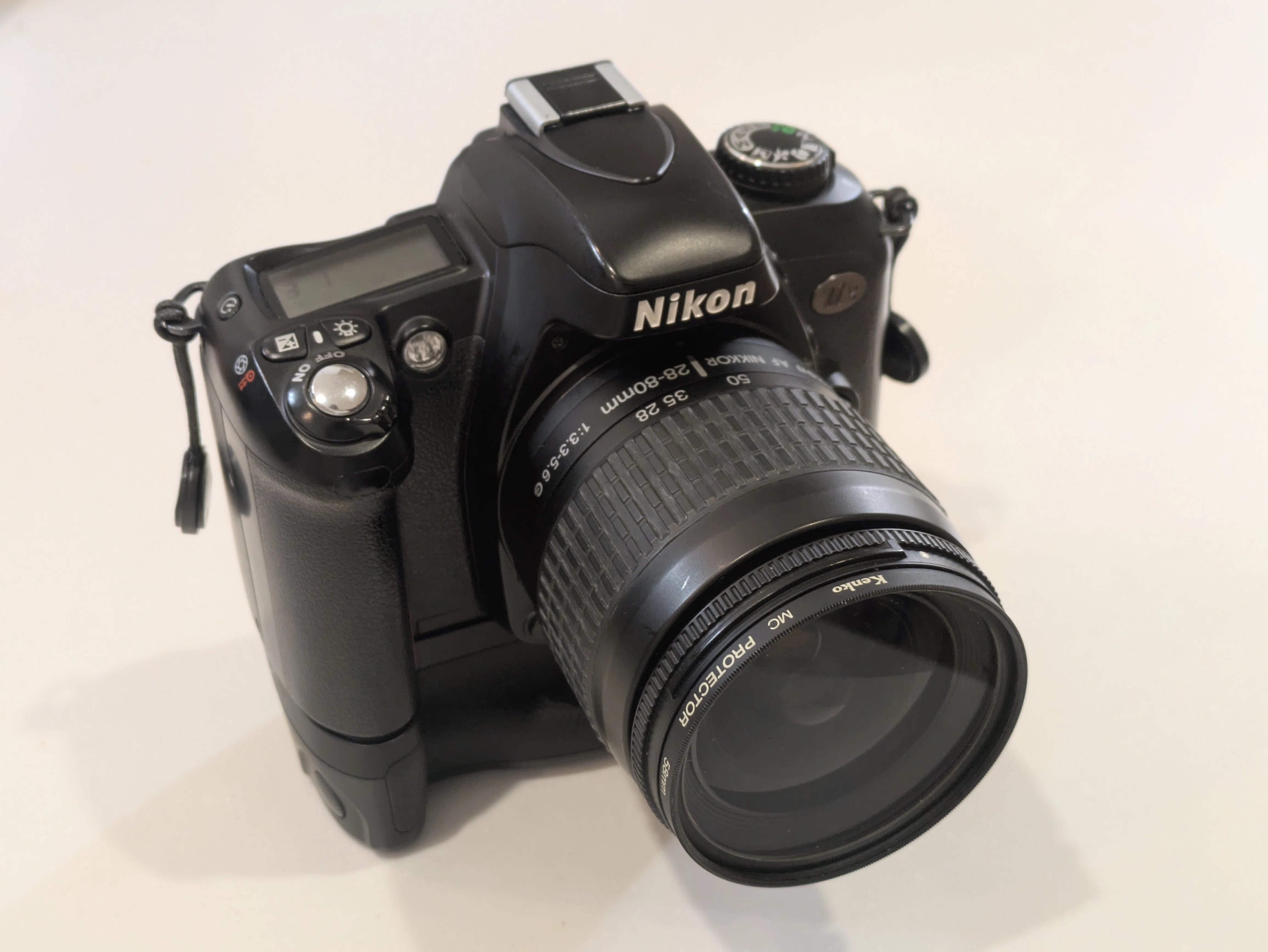 Nikon U2の縦位置グリップMB-18を手に入れた｜アポロ