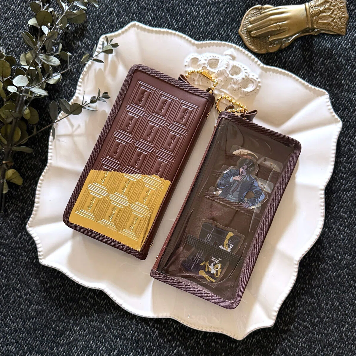 革小物｜見た目は板チョコ、中身は推し。革のチョコ・アクスタケース