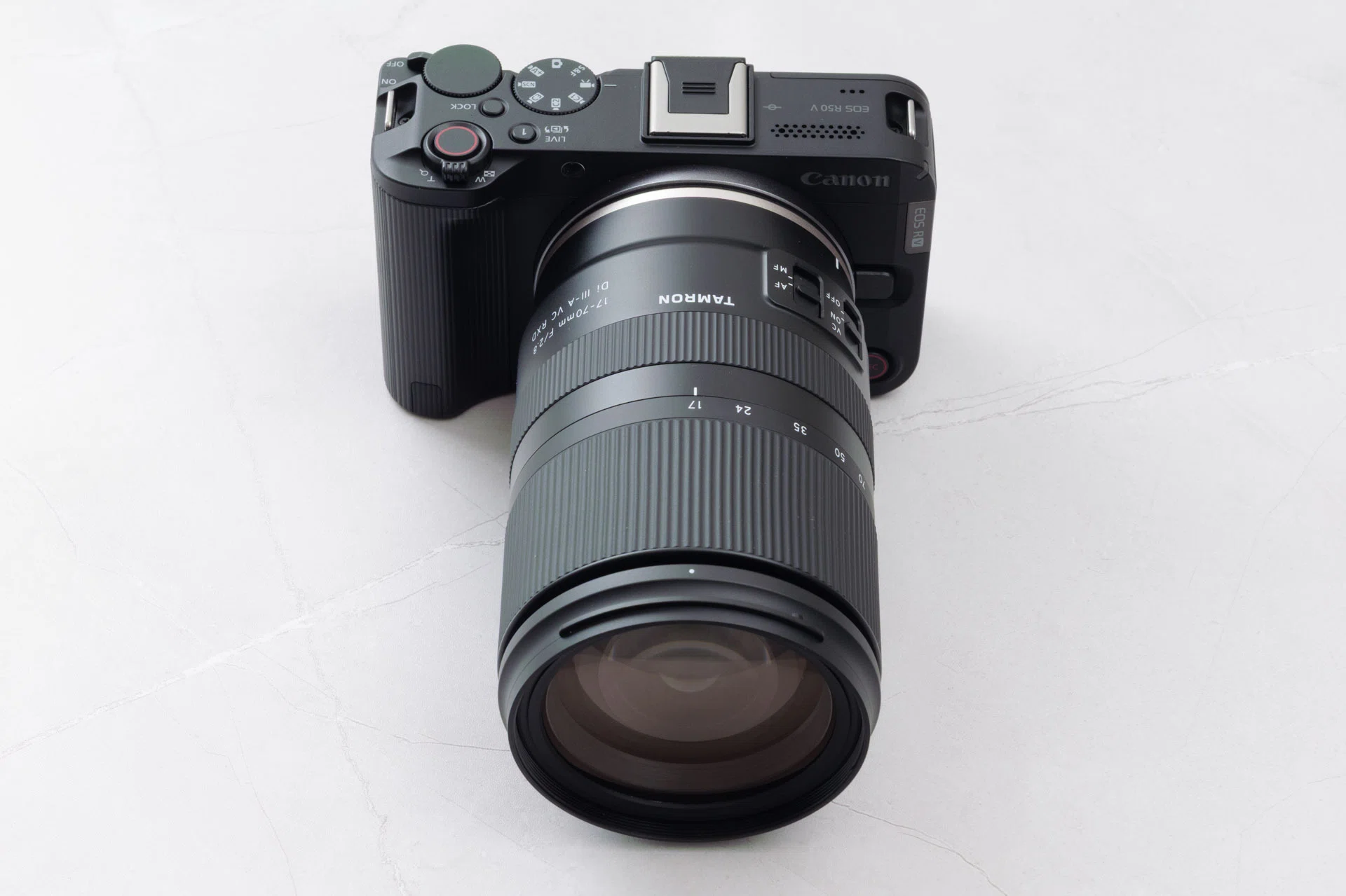タムロン 17-70mm F2.8 のRFマウント用レビュー｜外観と操作性の